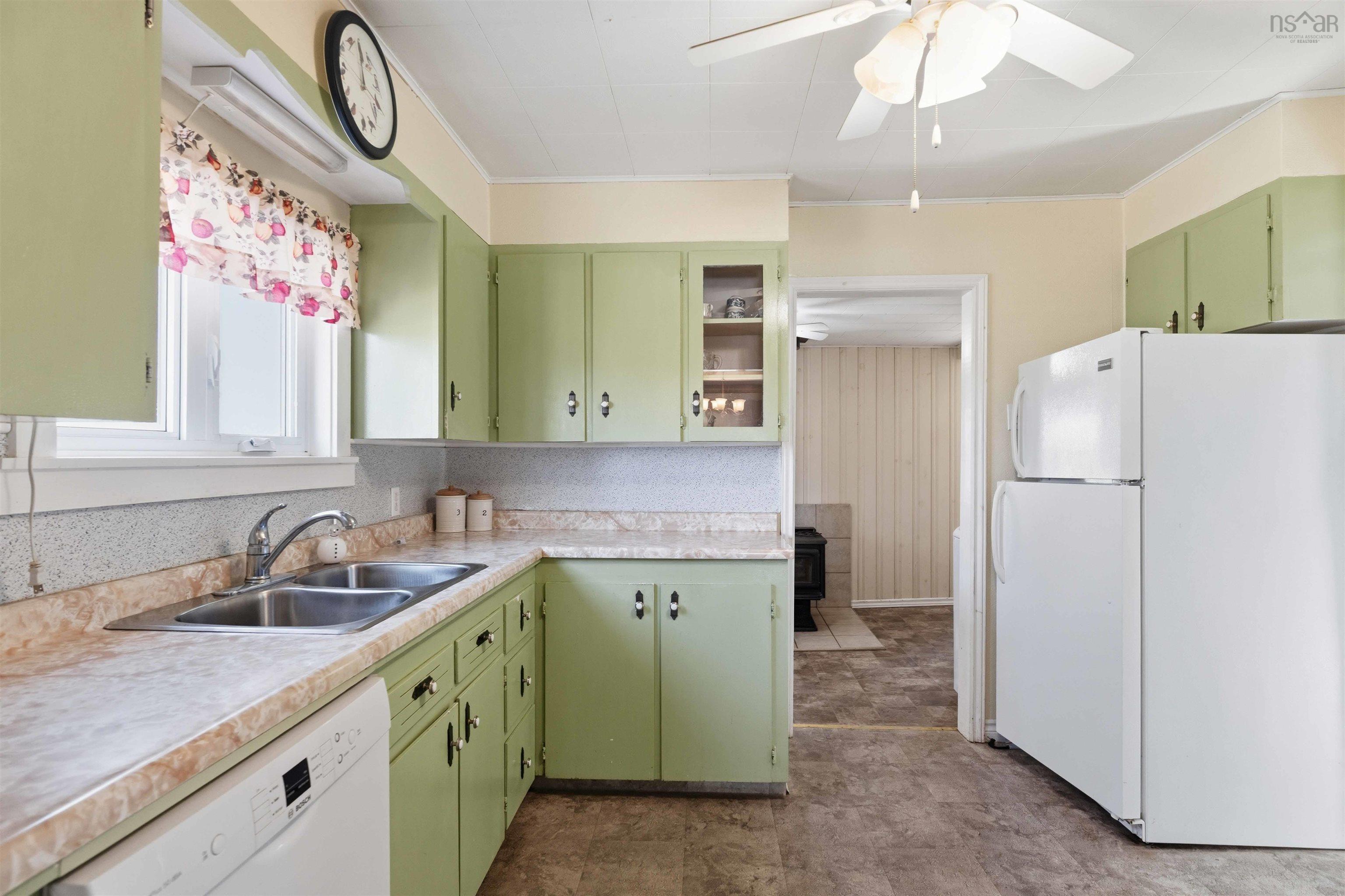 $279,900.00: 272 Highway 201, Moschelle