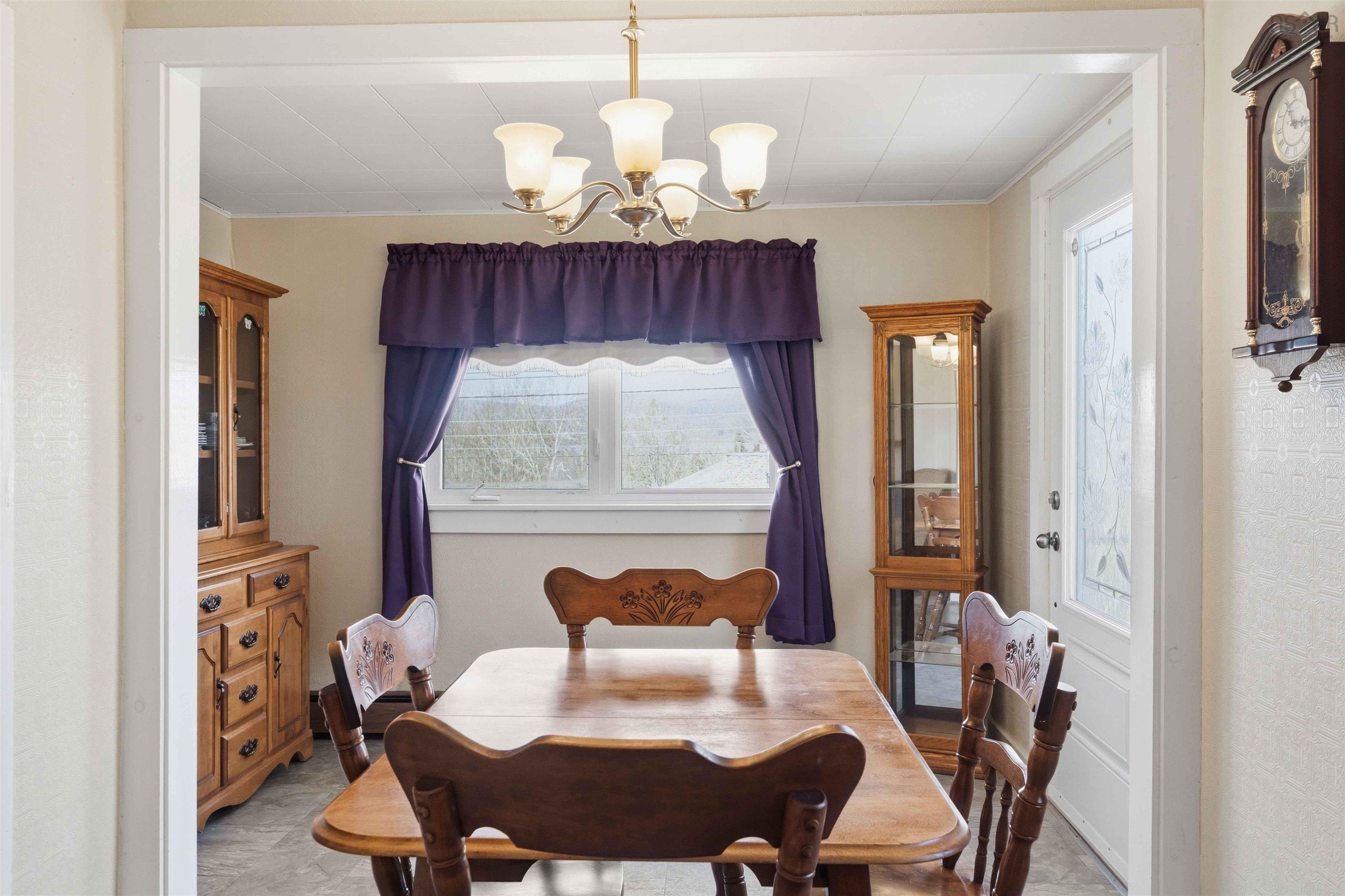 $279,900.00: 272 Highway 201, Moschelle