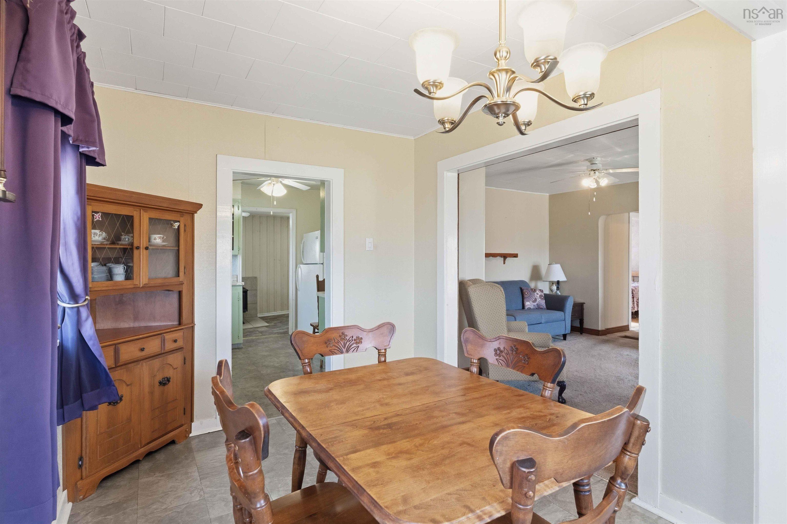 $279,900.00: 272 Highway 201, Moschelle