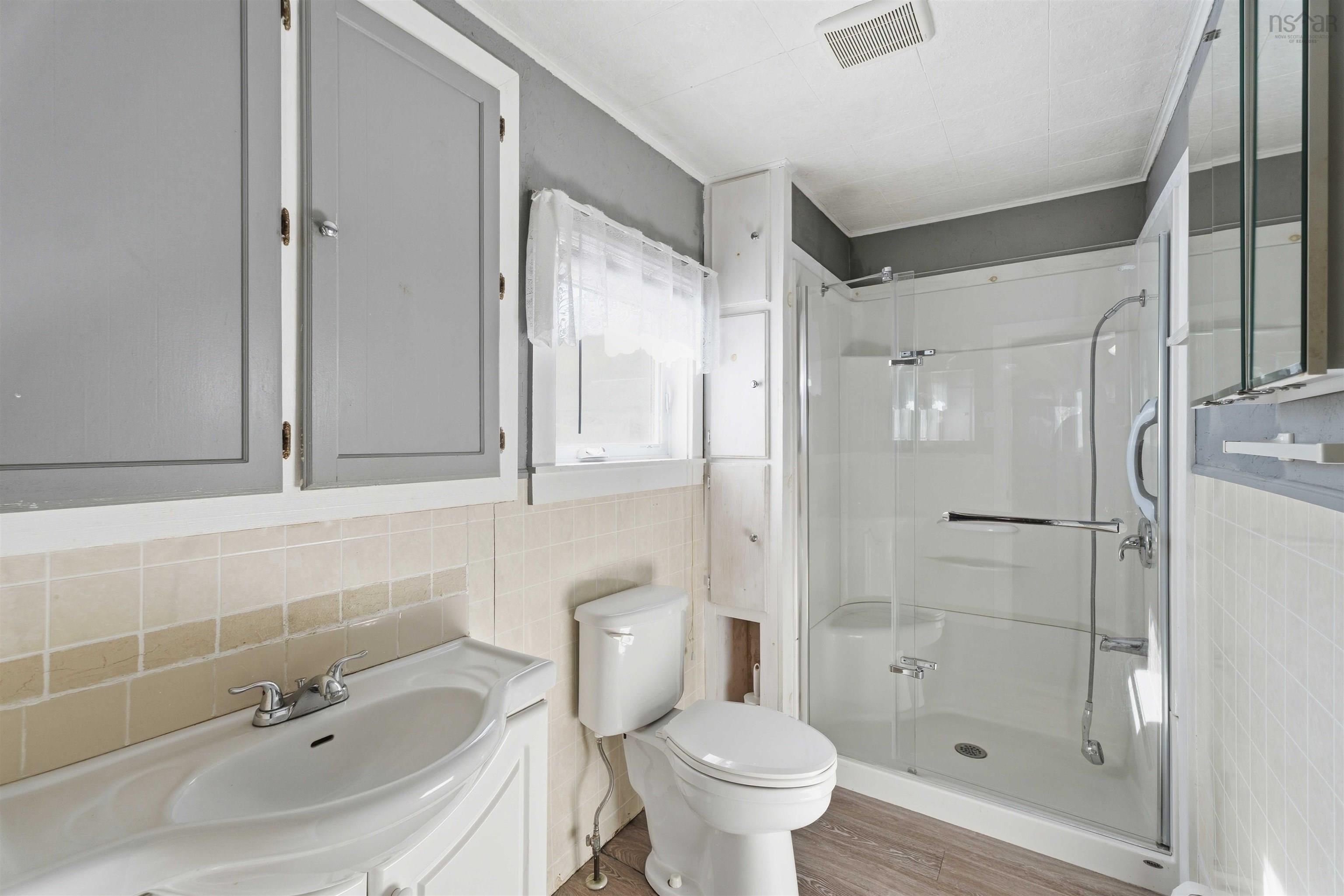 $279,900.00: 272 Highway 201, Moschelle