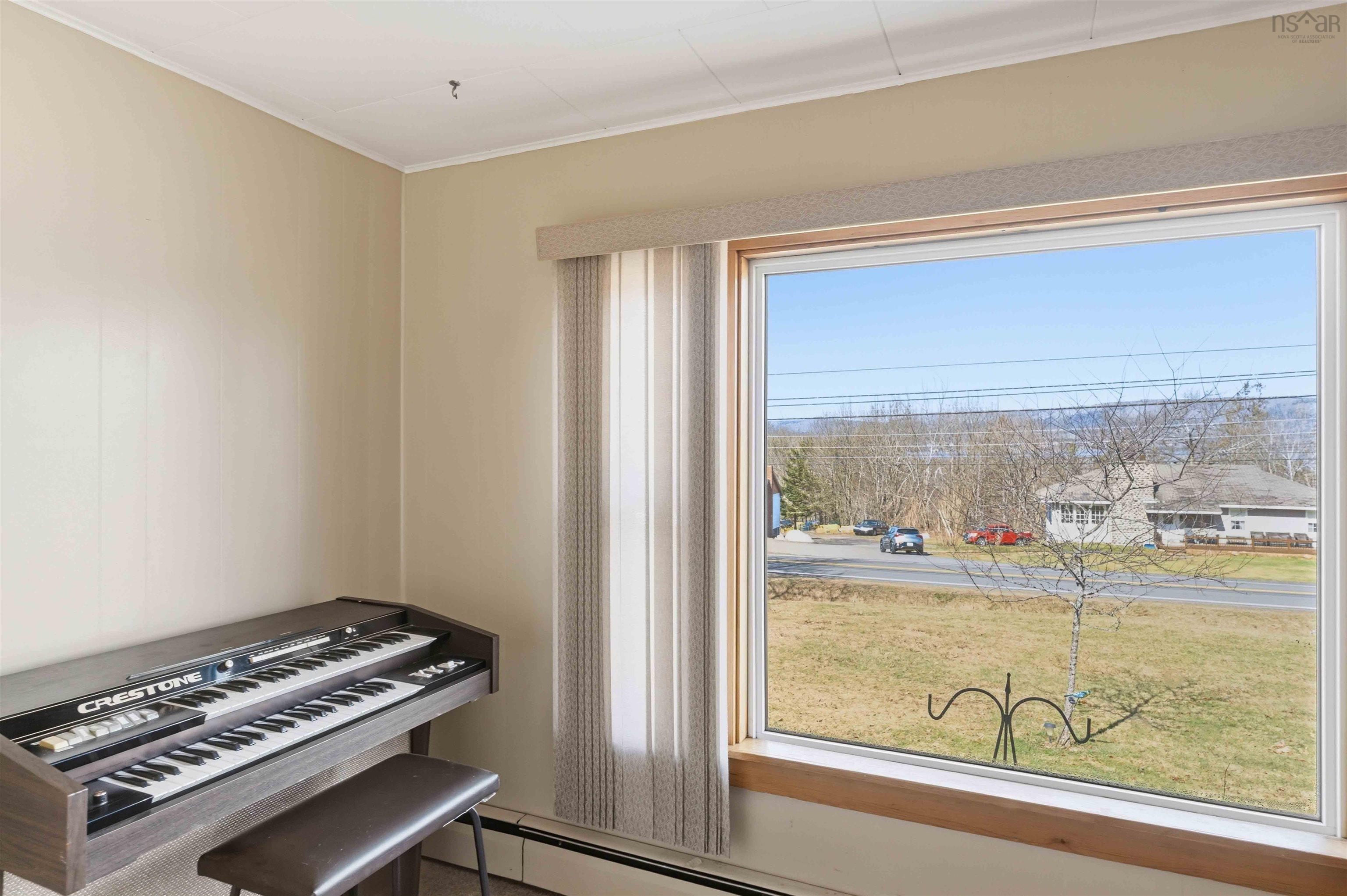 $279,900.00: 272 Highway 201, Moschelle