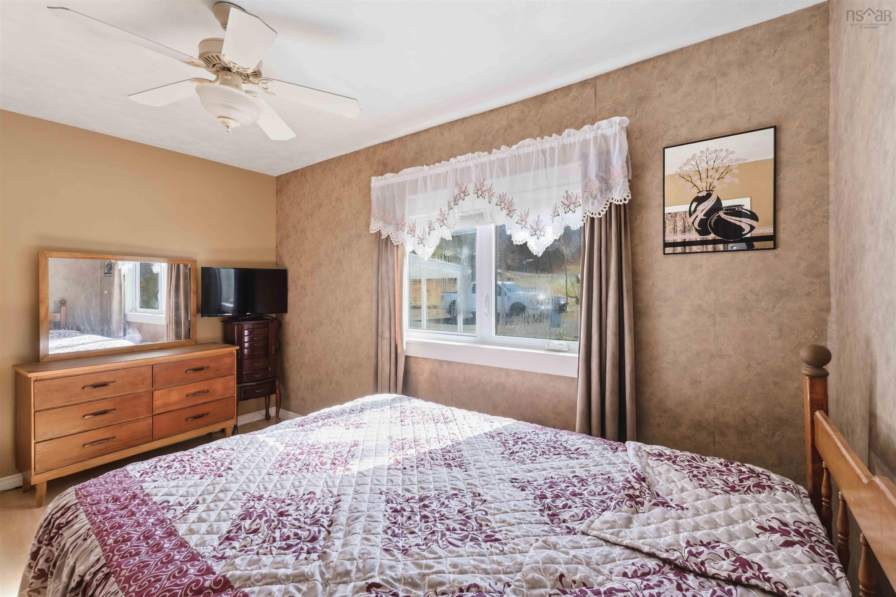 $279,900.00: 272 Highway 201, Moschelle