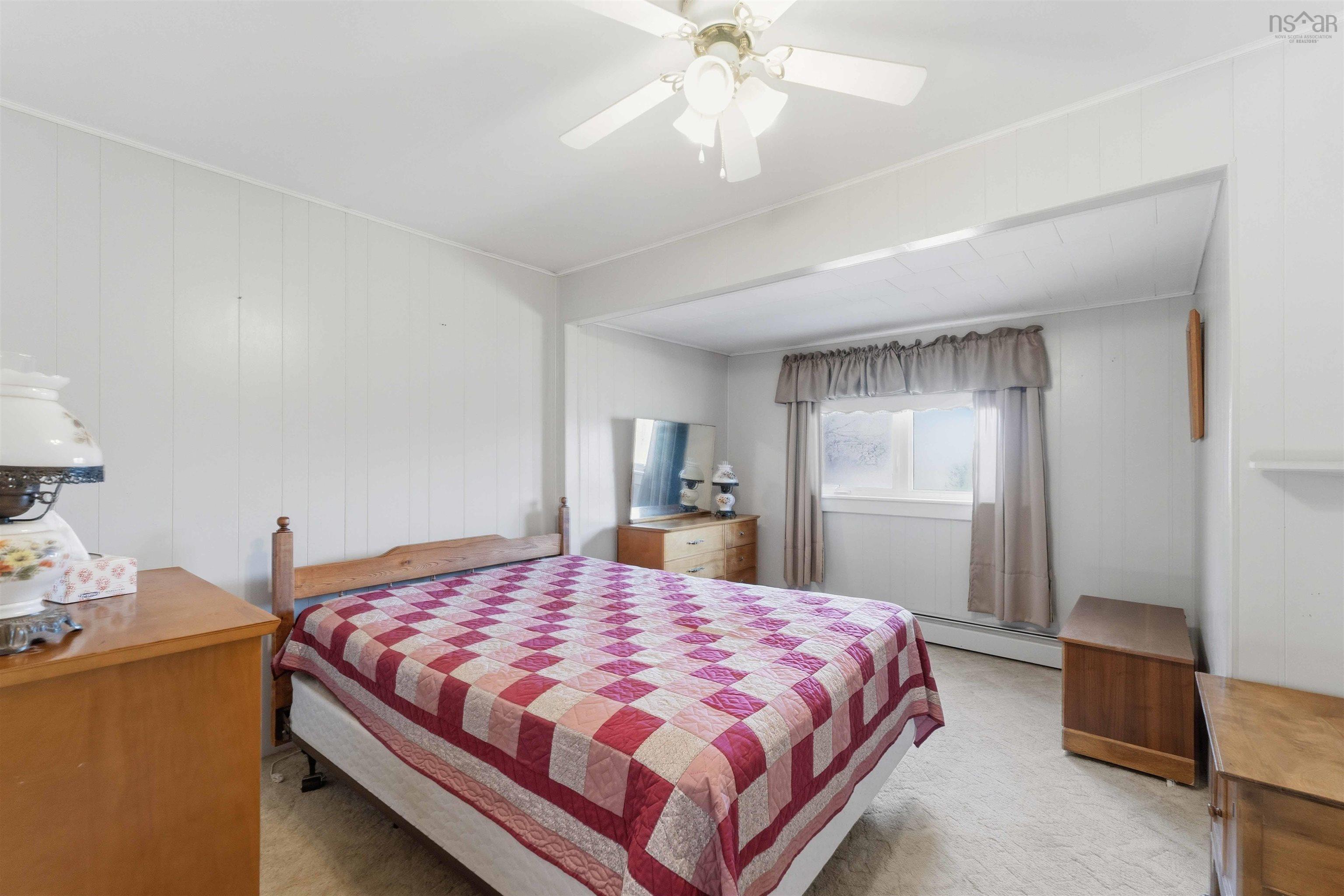 $279,900.00: 272 Highway 201, Moschelle