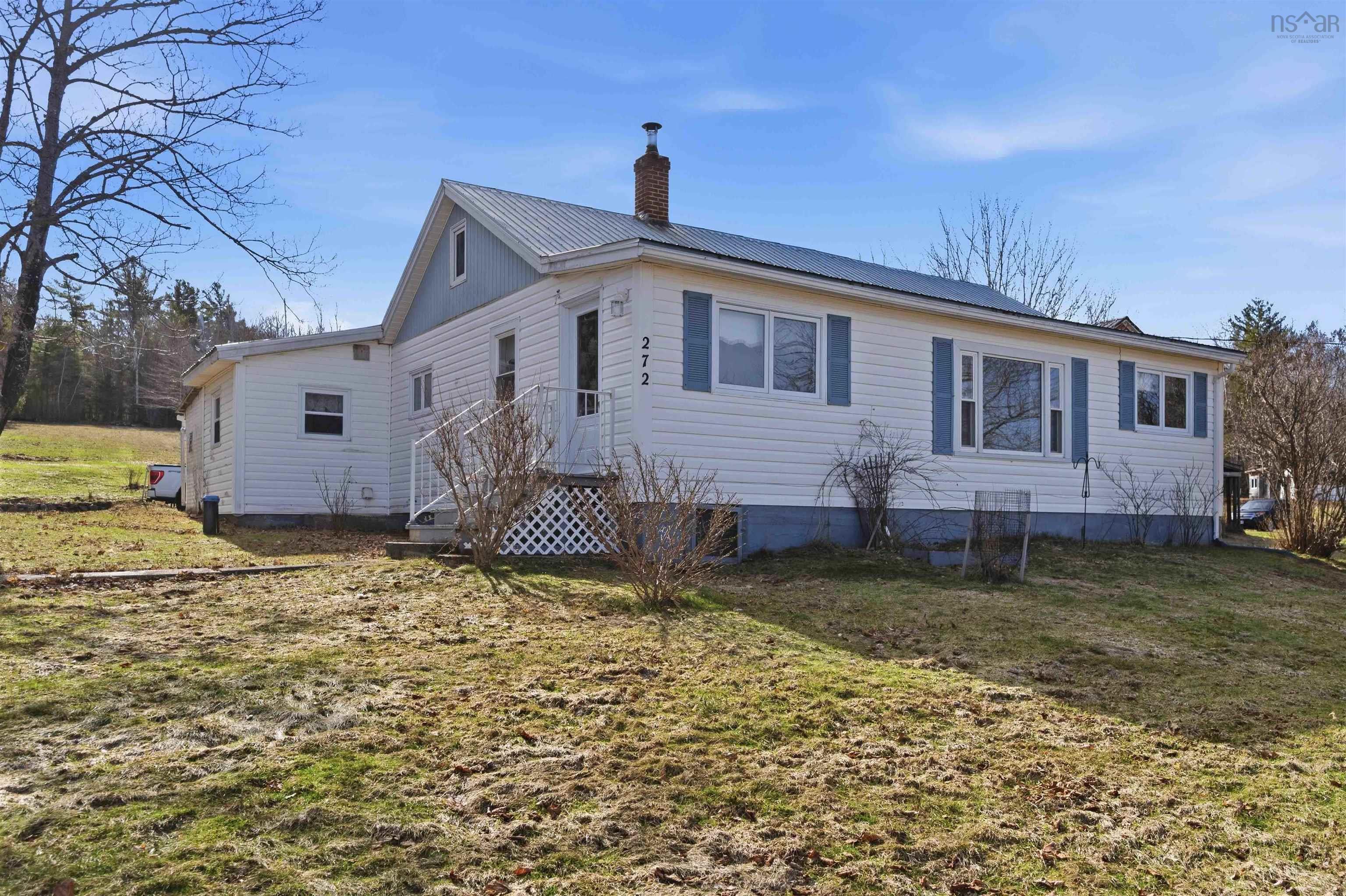 $279,900.00: 272 Highway 201, Moschelle