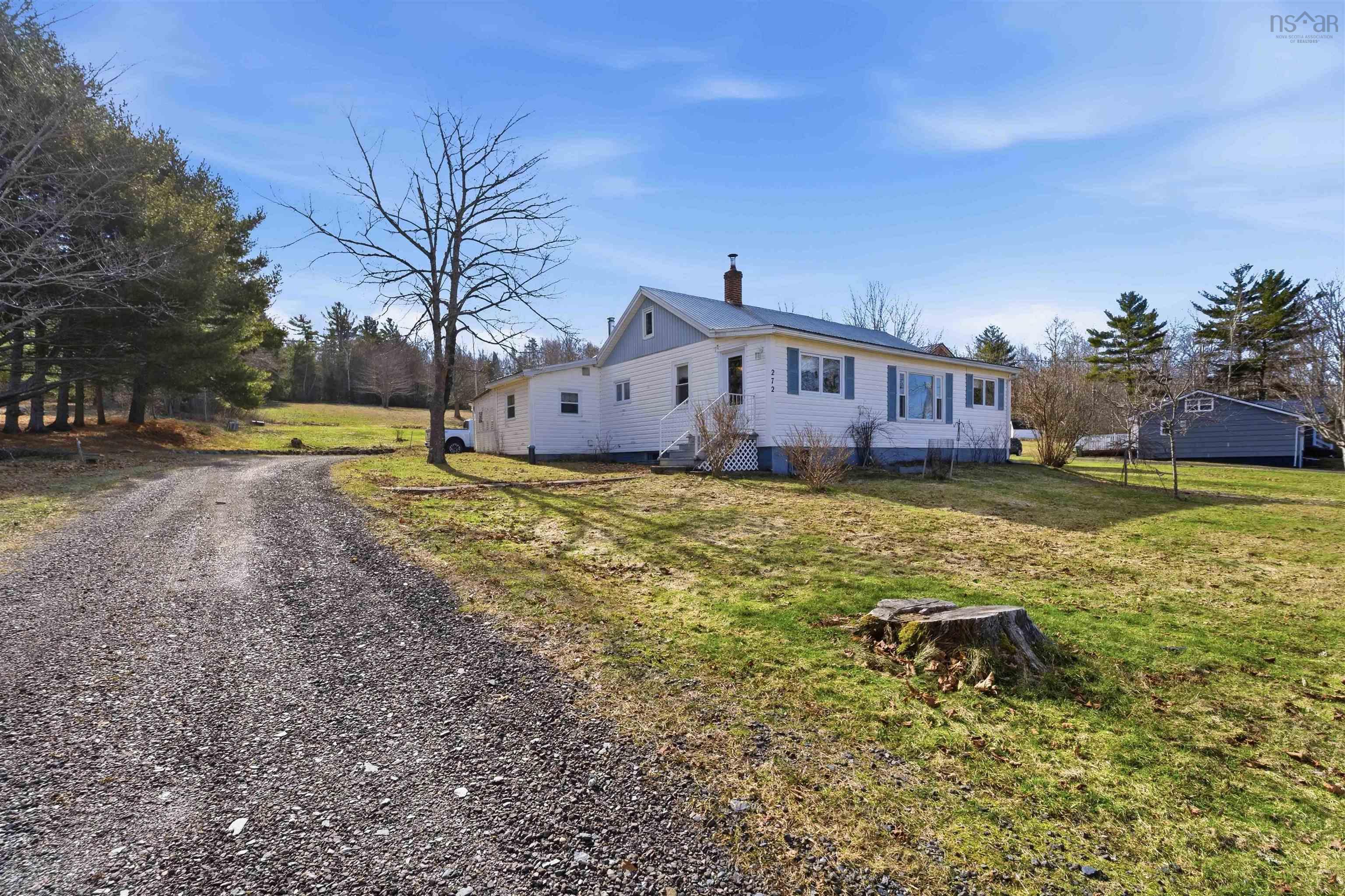 $279,900.00: 272 Highway 201, Moschelle