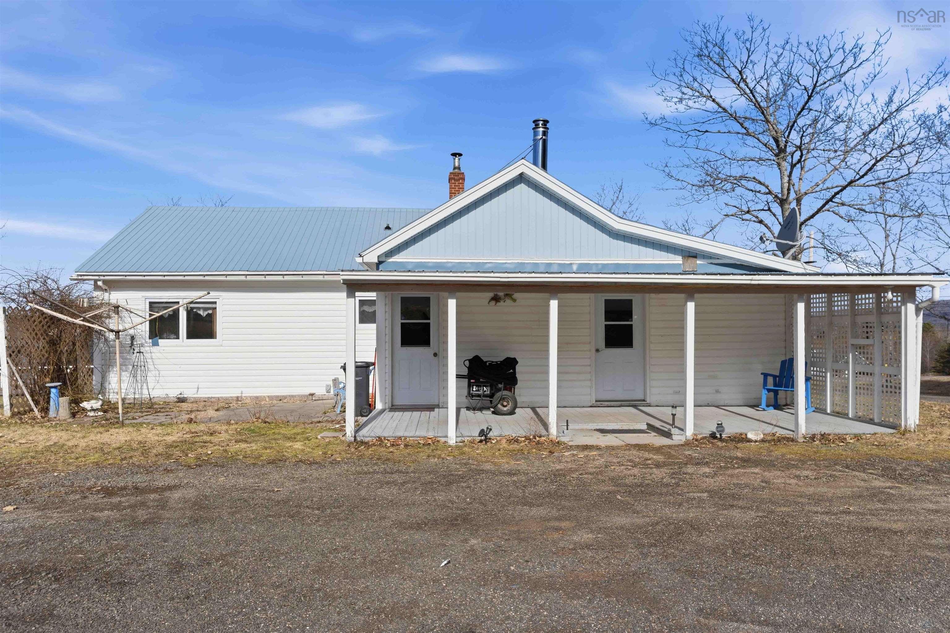 $279,900.00: 272 Highway 201, Moschelle