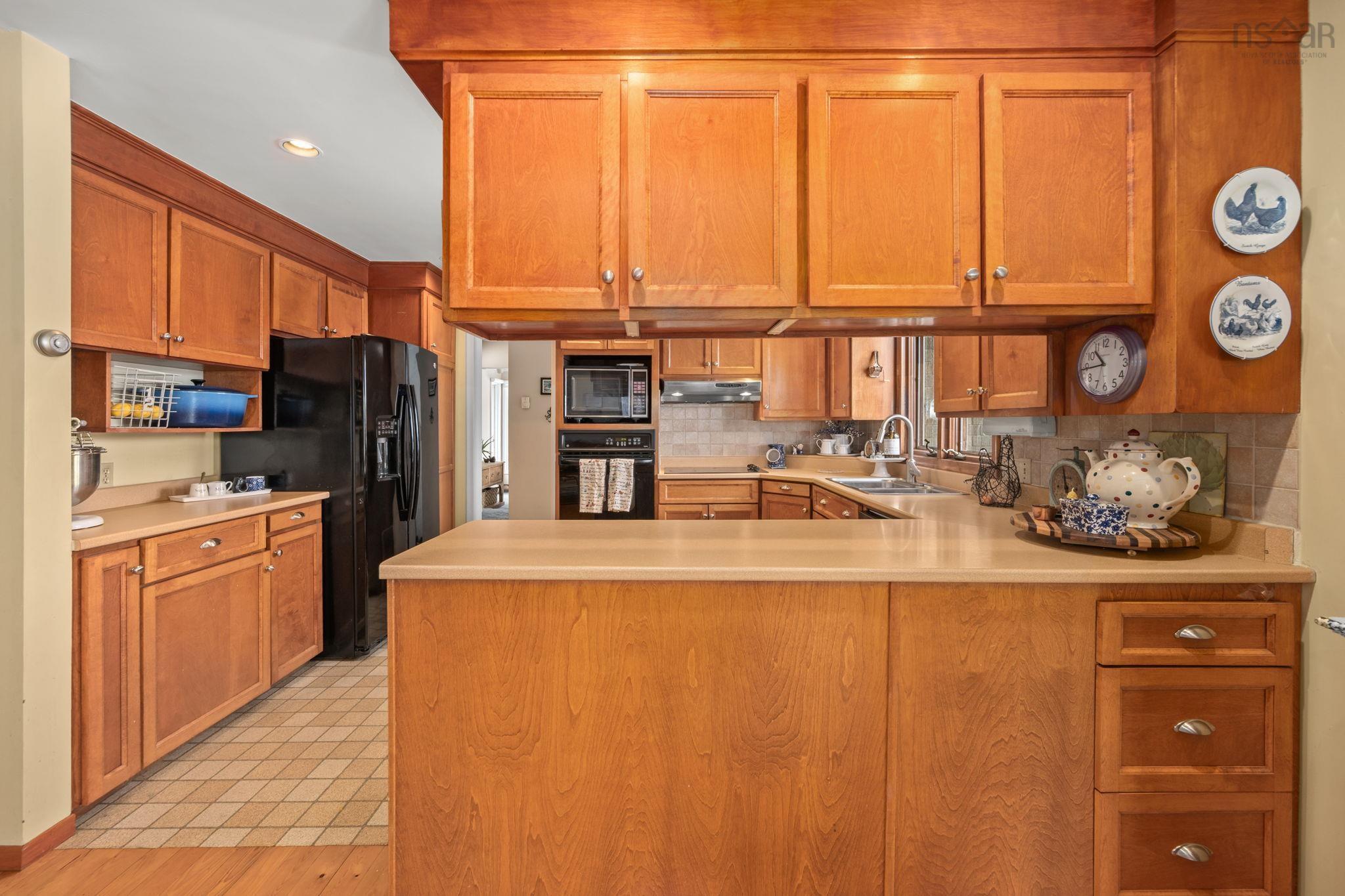 $1,799,900.00: 350 Viewmount Drive, Head Of St. Margarets Bay