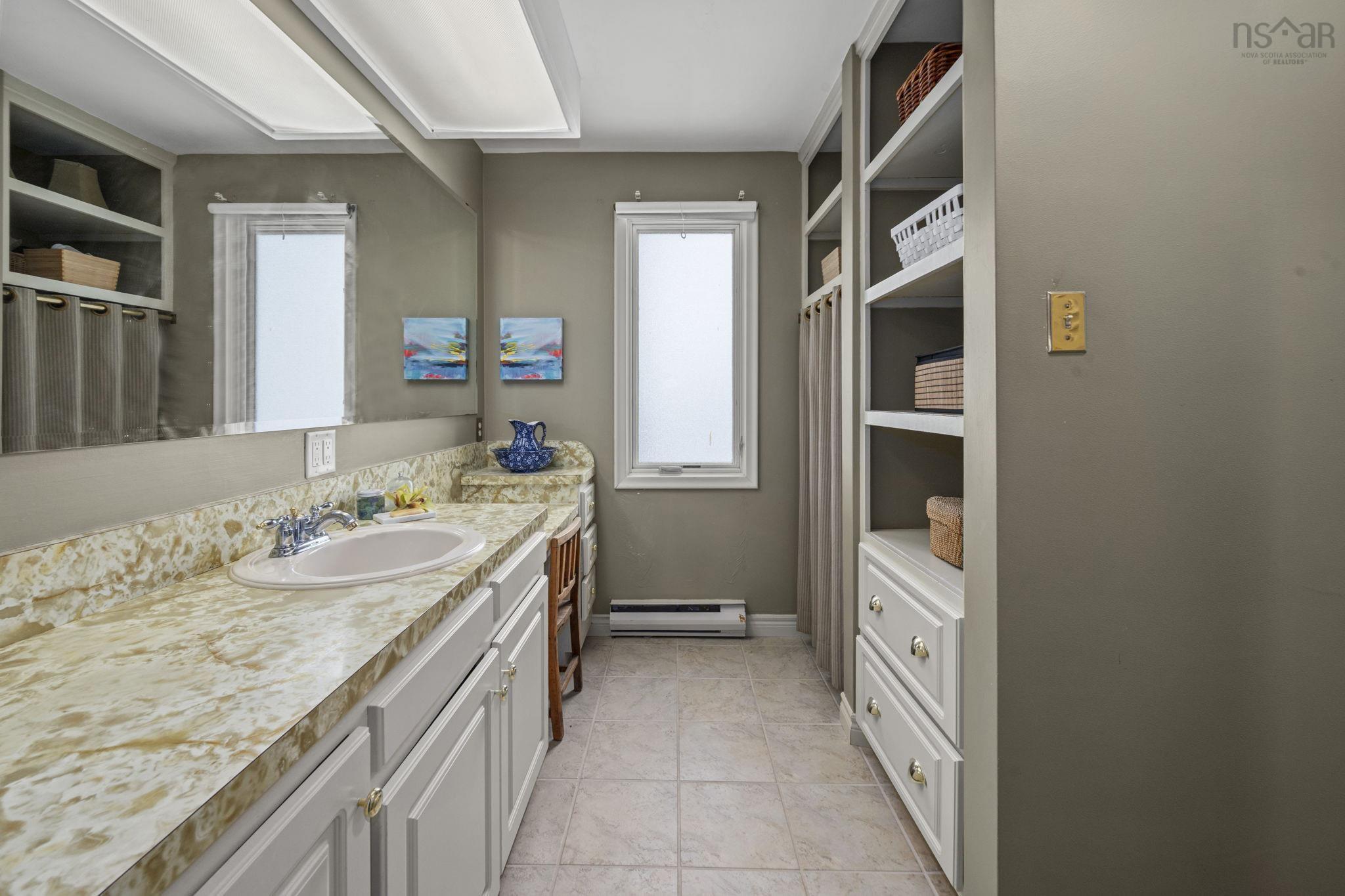 $1,799,900.00: 350 Viewmount Drive, Head Of St. Margarets Bay