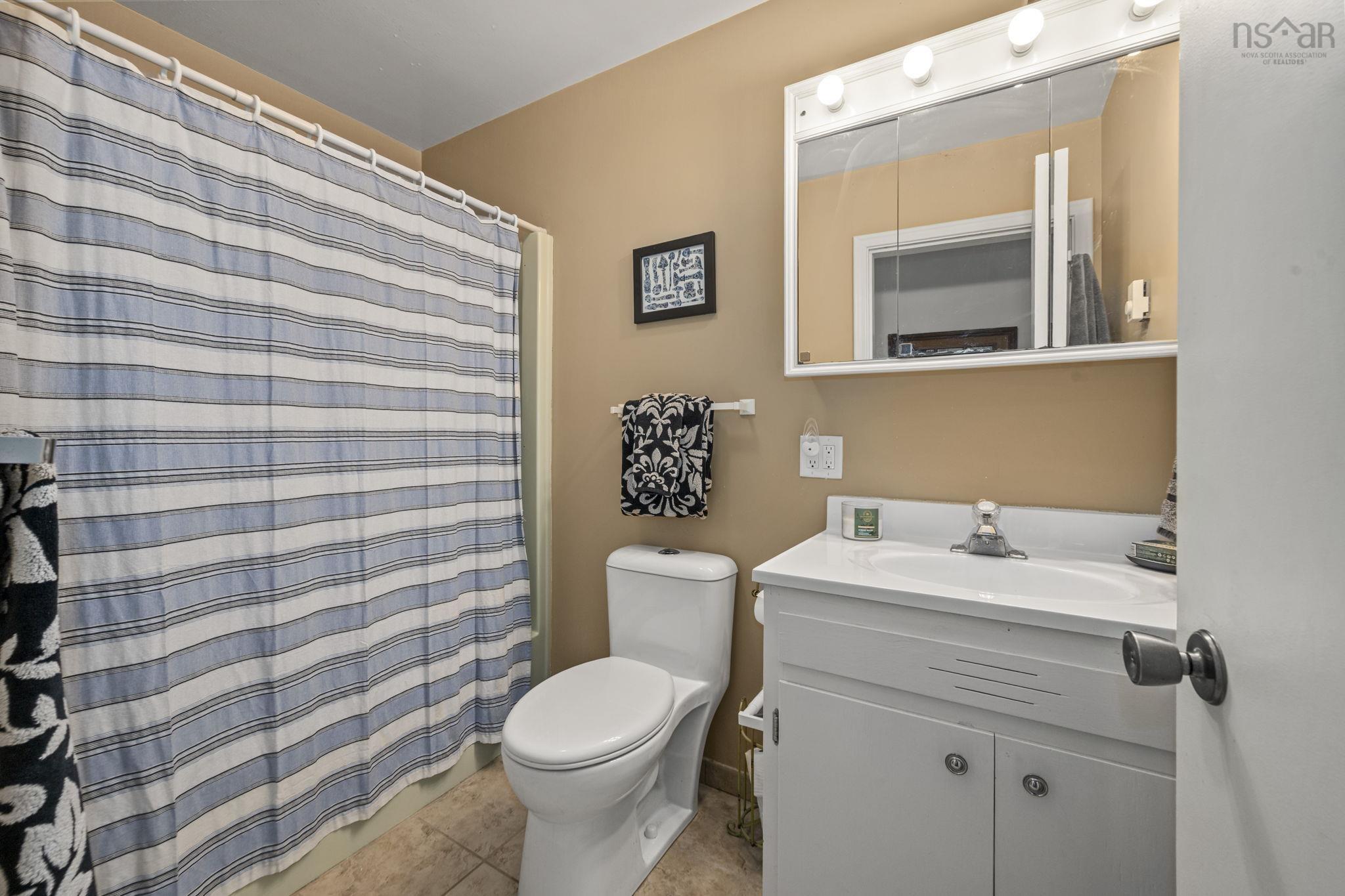 $1,799,900.00: 350 Viewmount Drive, Head Of St. Margarets Bay