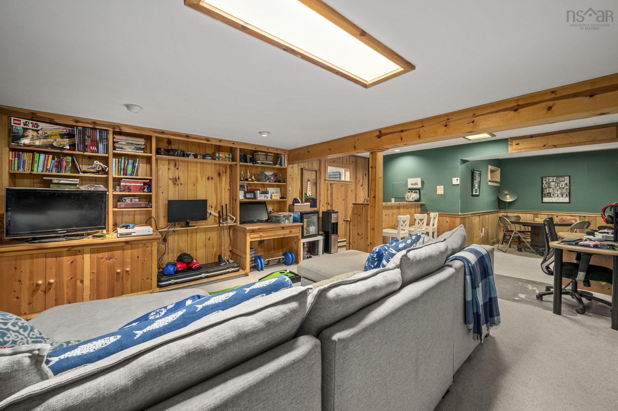 $1,799,900.00: 350 Viewmount Drive, Head Of St. Margarets Bay