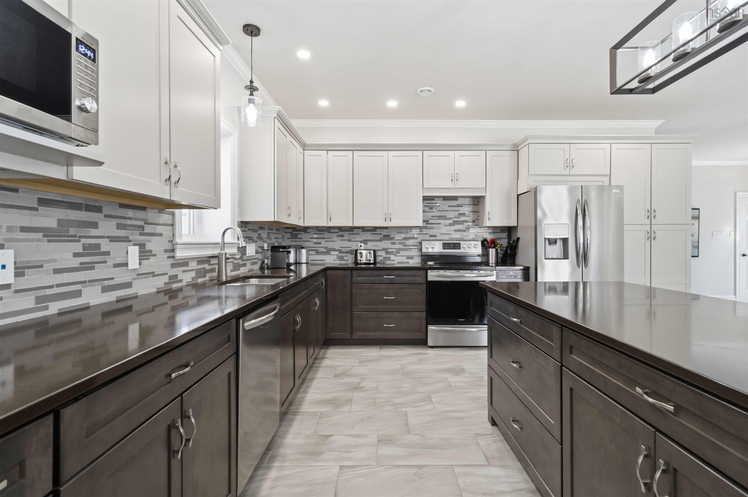 $695,000.00: 51 Cresthaven Court, Bridgewater