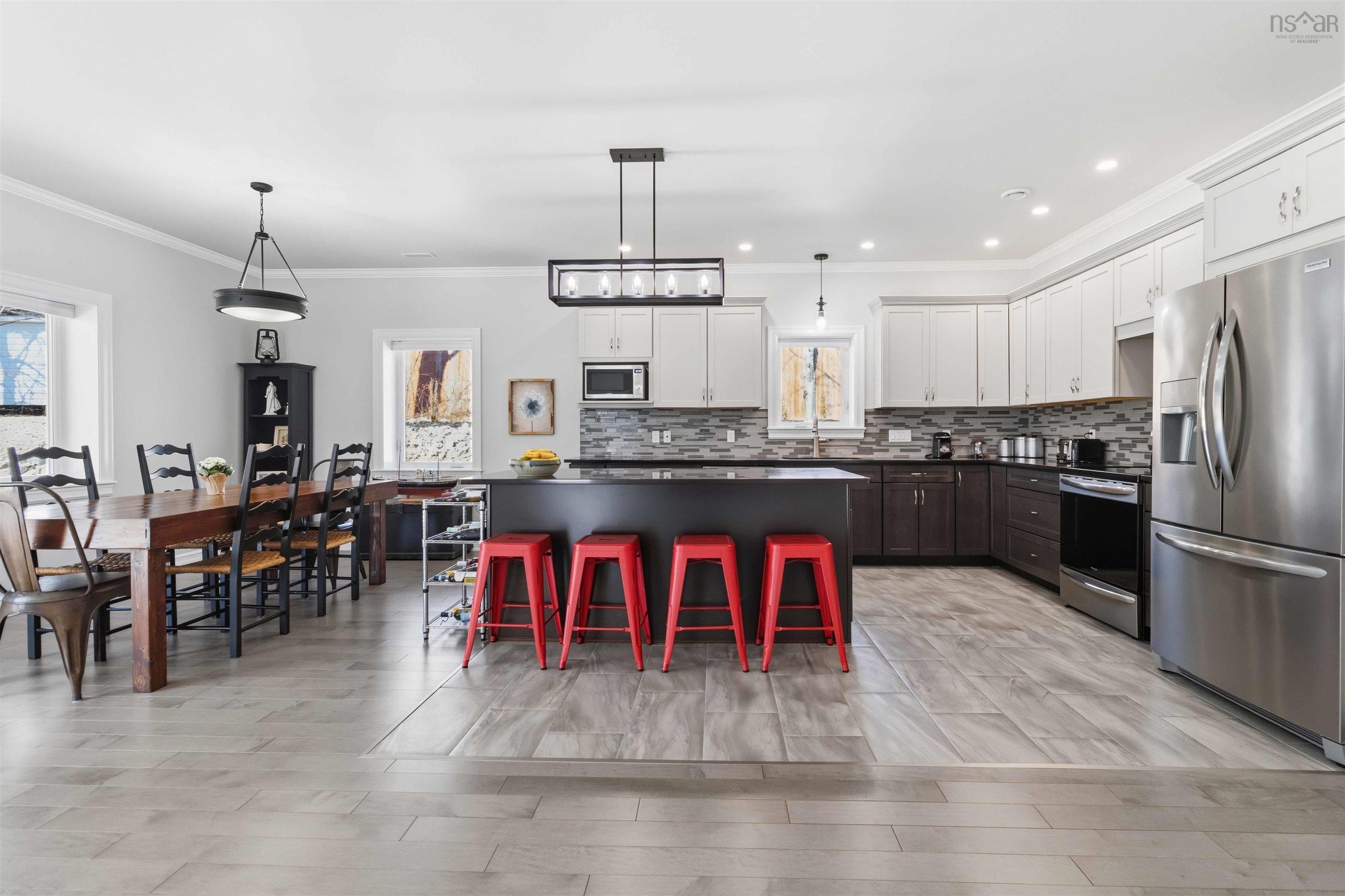 $695,000.00: 51 Cresthaven Court, Bridgewater