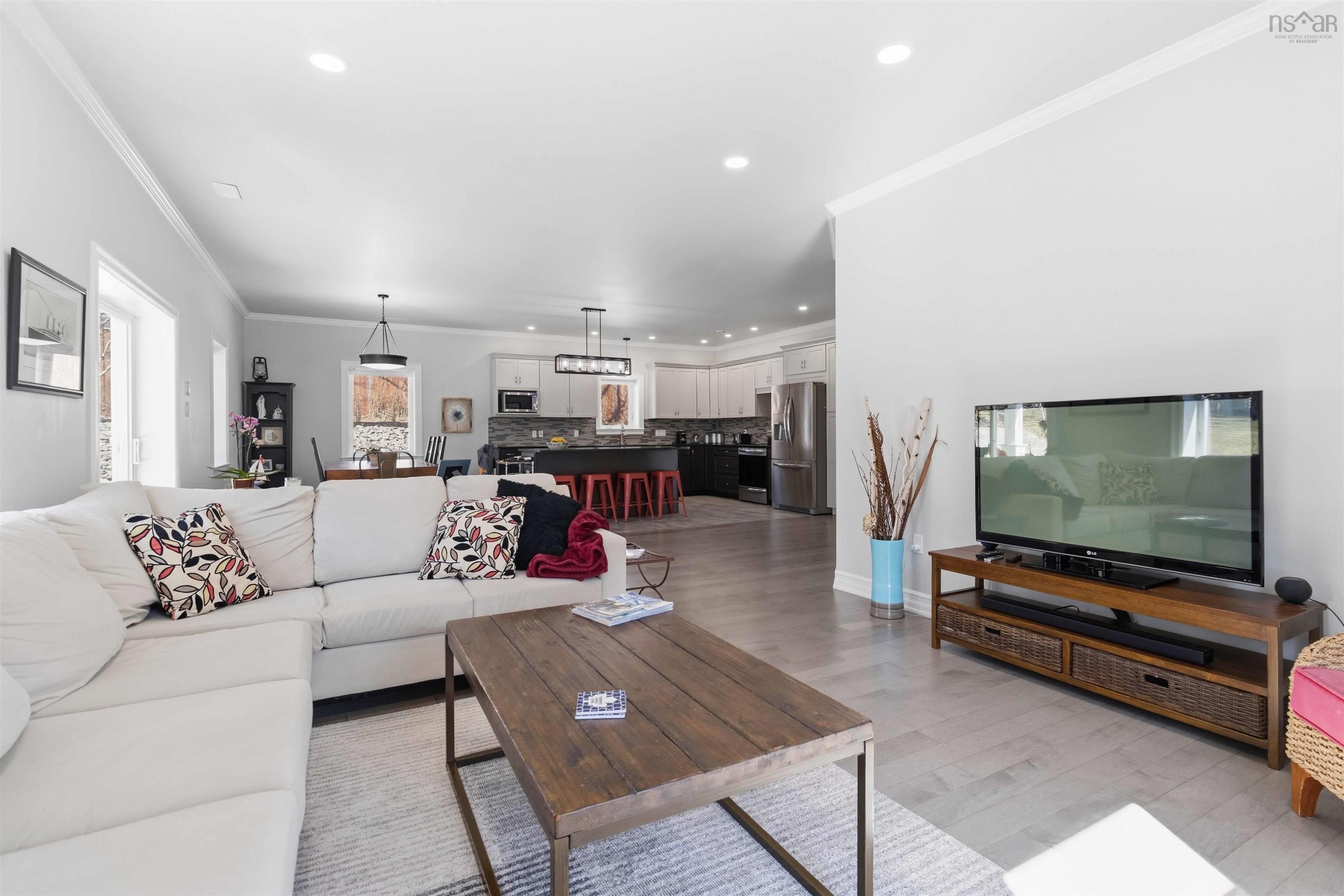 $695,000.00: 51 Cresthaven Court, Bridgewater