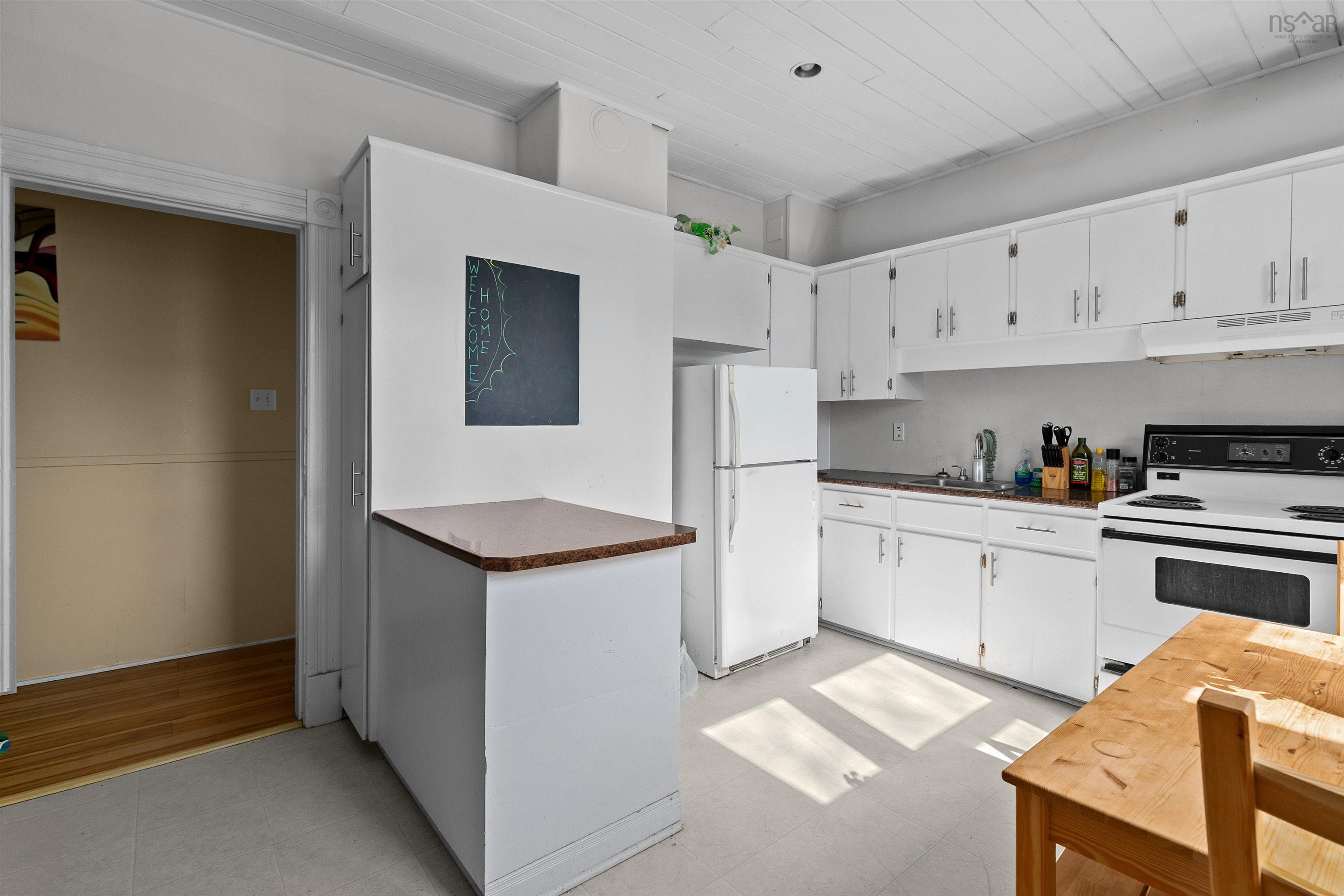 $1,150,000.00: 6268 Shirley Street, South End