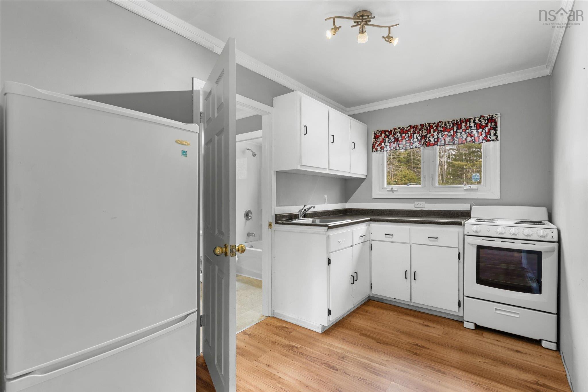 $359,900.00: 34 Ohio Road, Shelburne