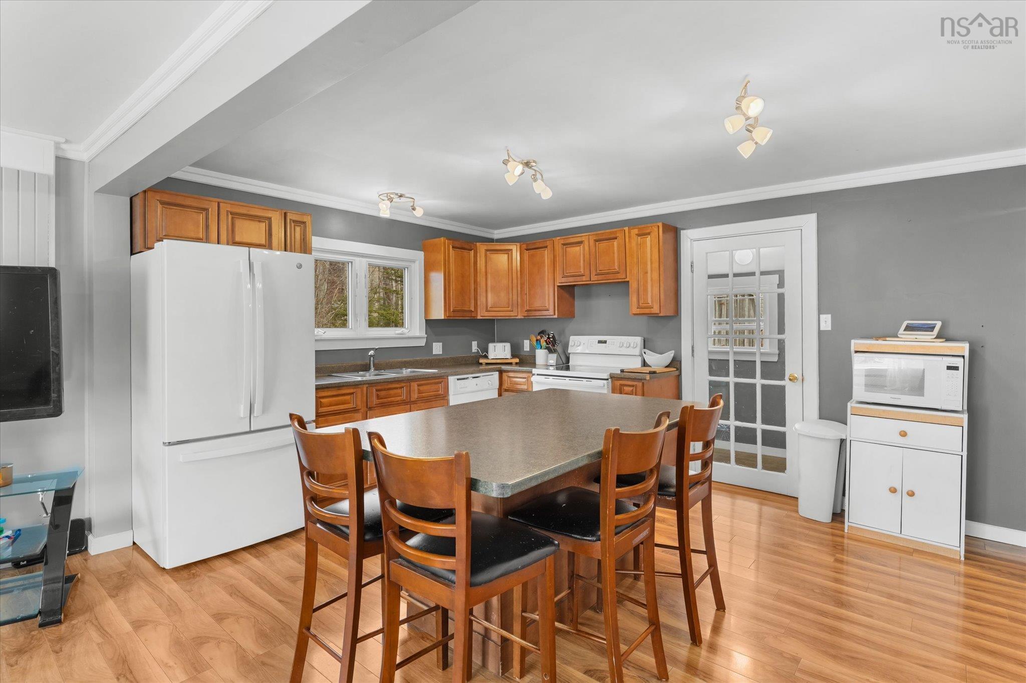 $359,900.00: 34 Ohio Road, Shelburne