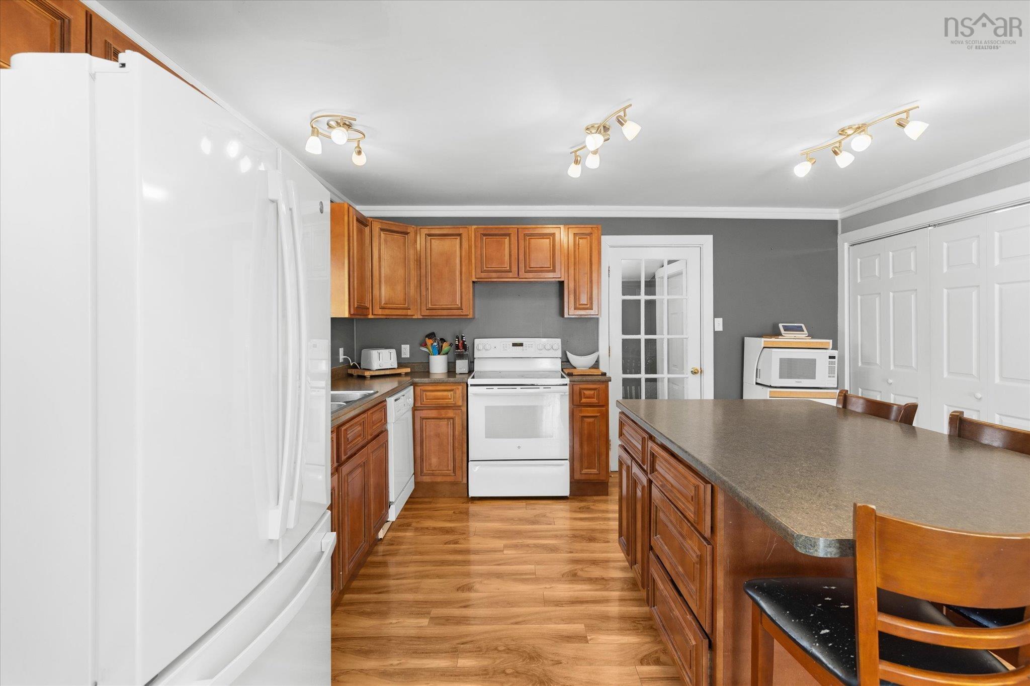 $359,900.00: 34 Ohio Road, Shelburne