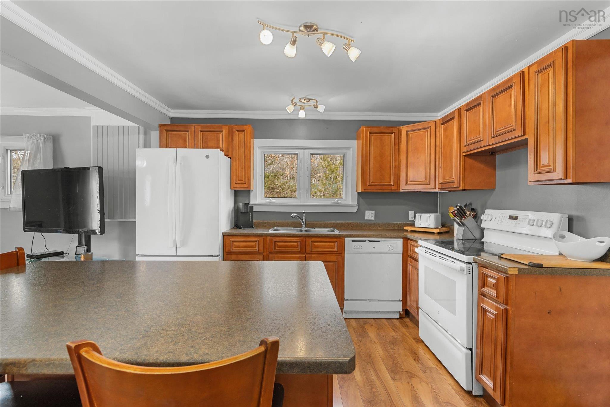 $359,900.00: 34 Ohio Road, Shelburne