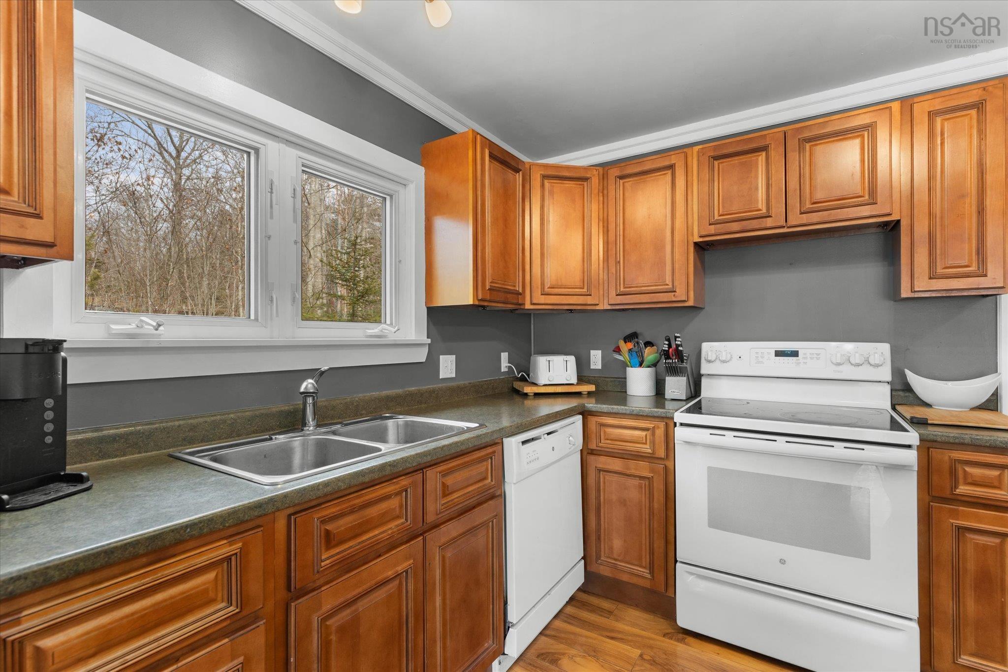 $359,900.00: 34 Ohio Road, Shelburne