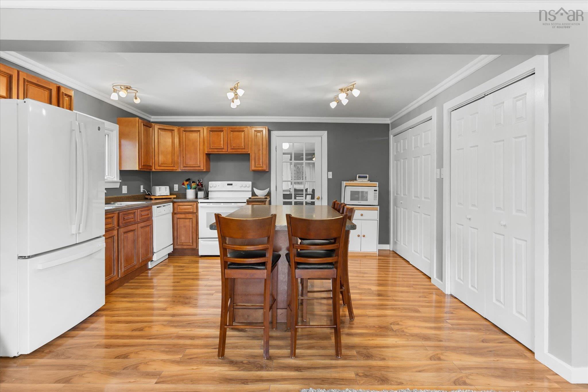 $359,900.00: 34 Ohio Road, Shelburne