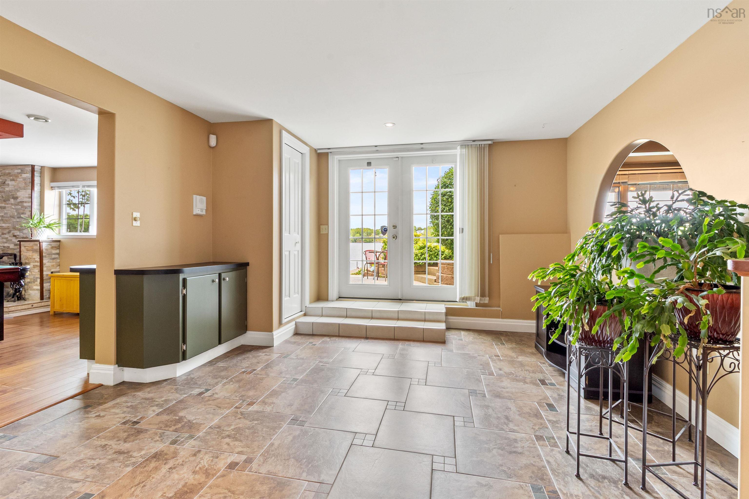 $949,500.00: 385 Lakeview Avenue, Middle Sackville