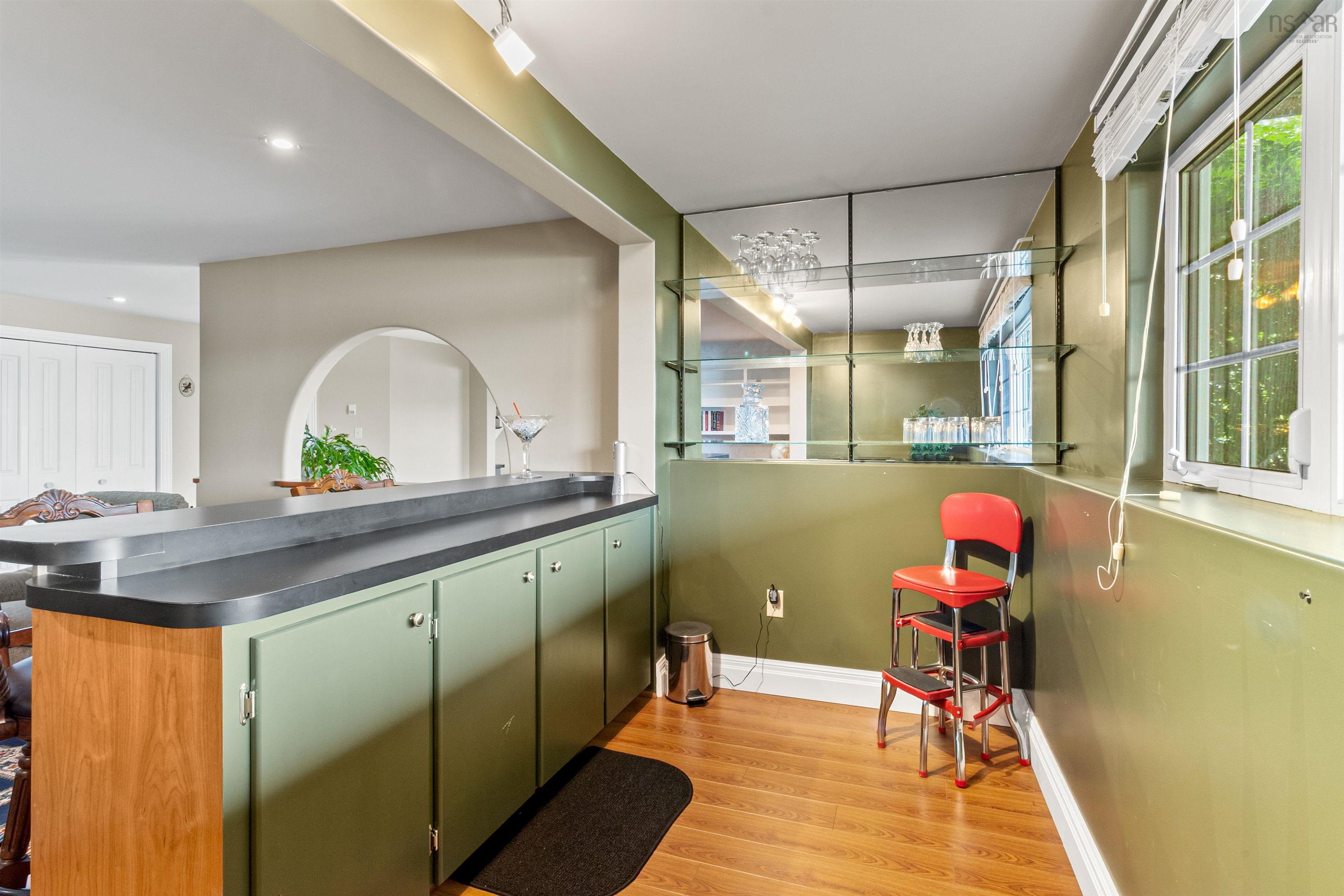 $949,500.00: 385 Lakeview Avenue, Middle Sackville