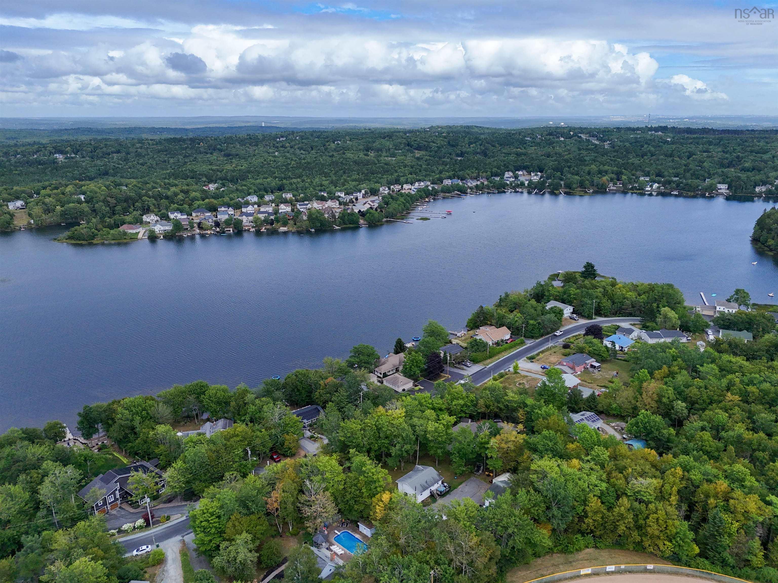 $949,500.00: 385 Lakeview Avenue, Middle Sackville