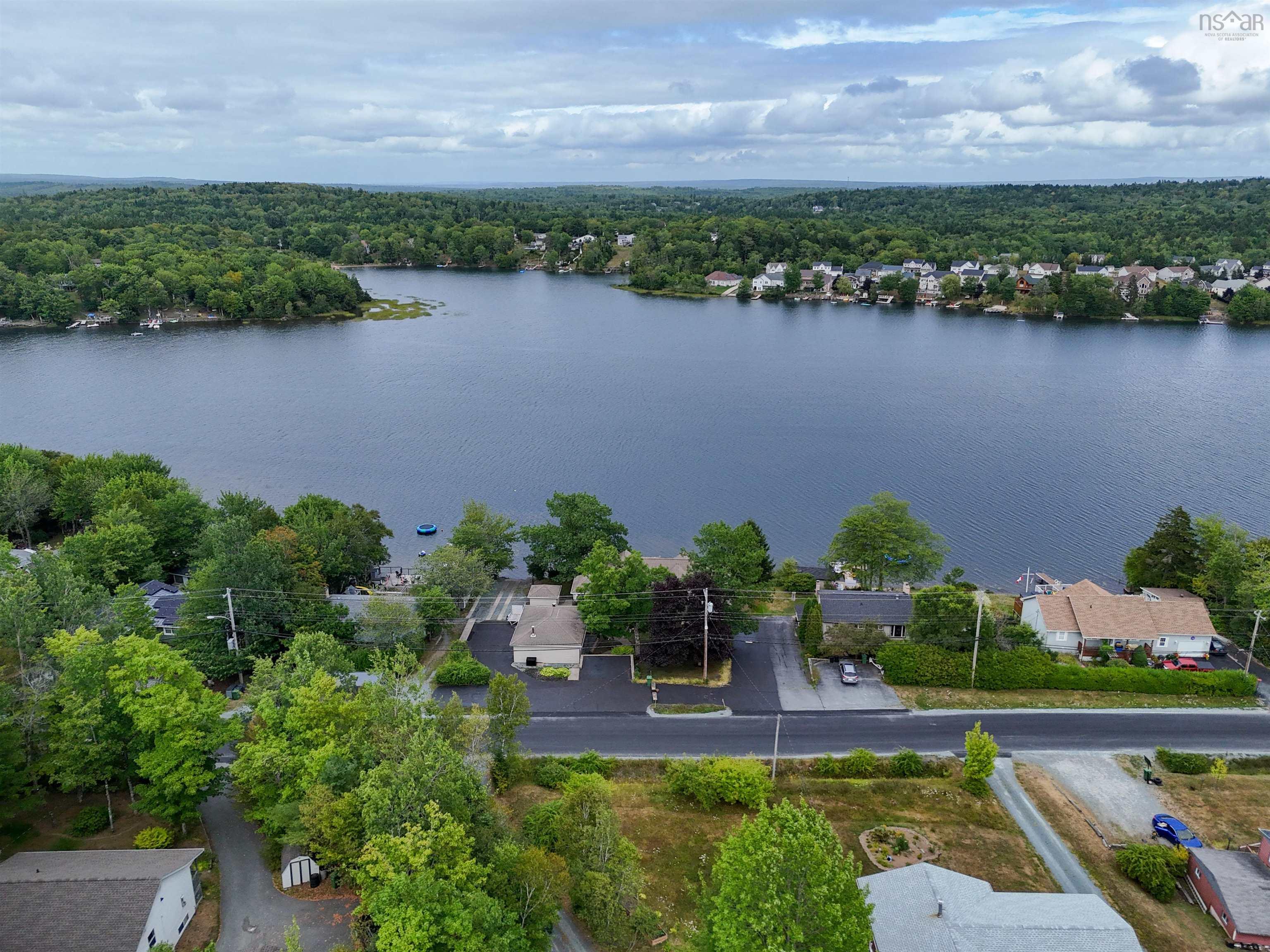 $949,500.00: 385 Lakeview Avenue, Middle Sackville