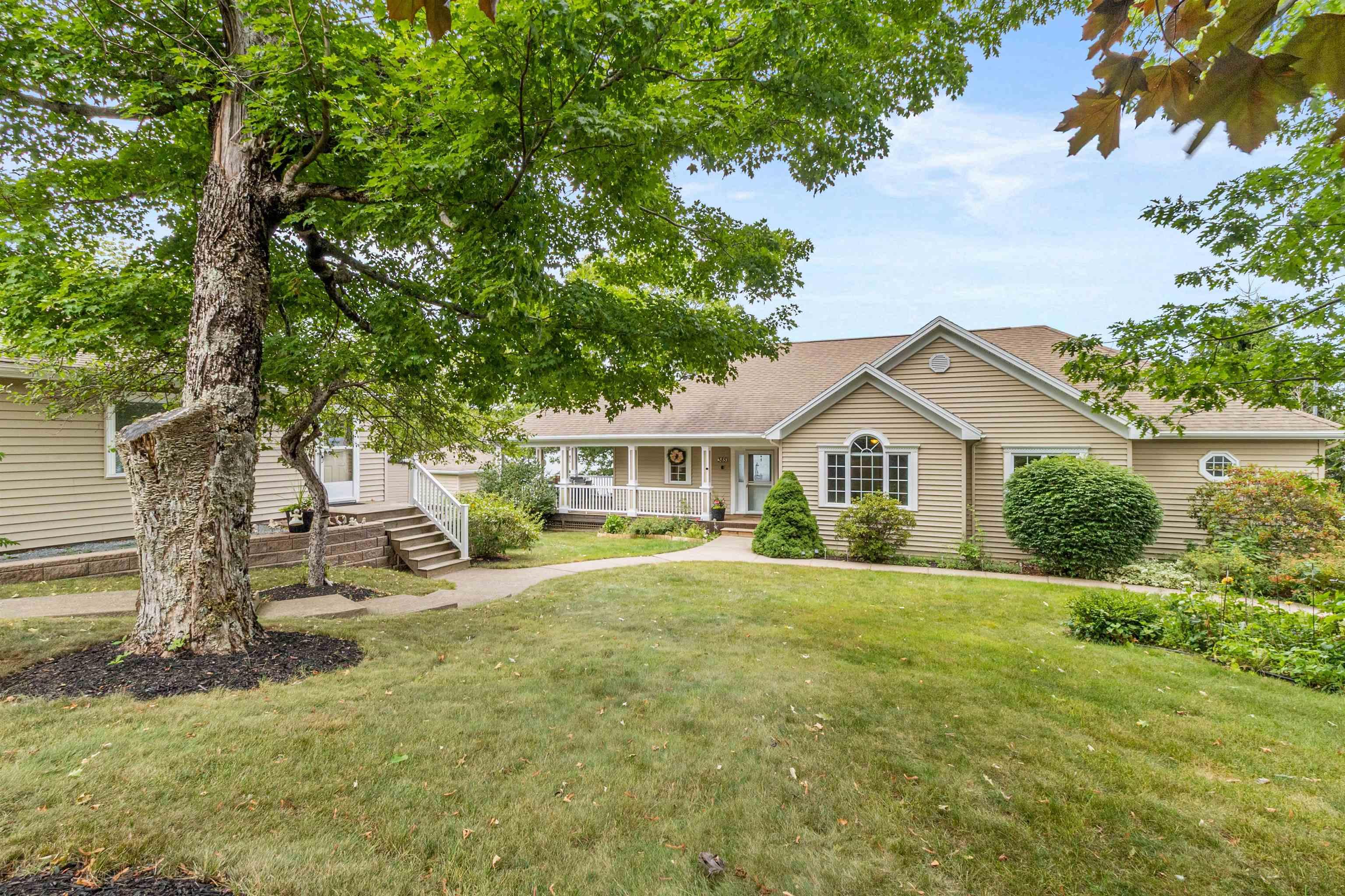 $949,500.00: 385 Lakeview Avenue, Middle Sackville