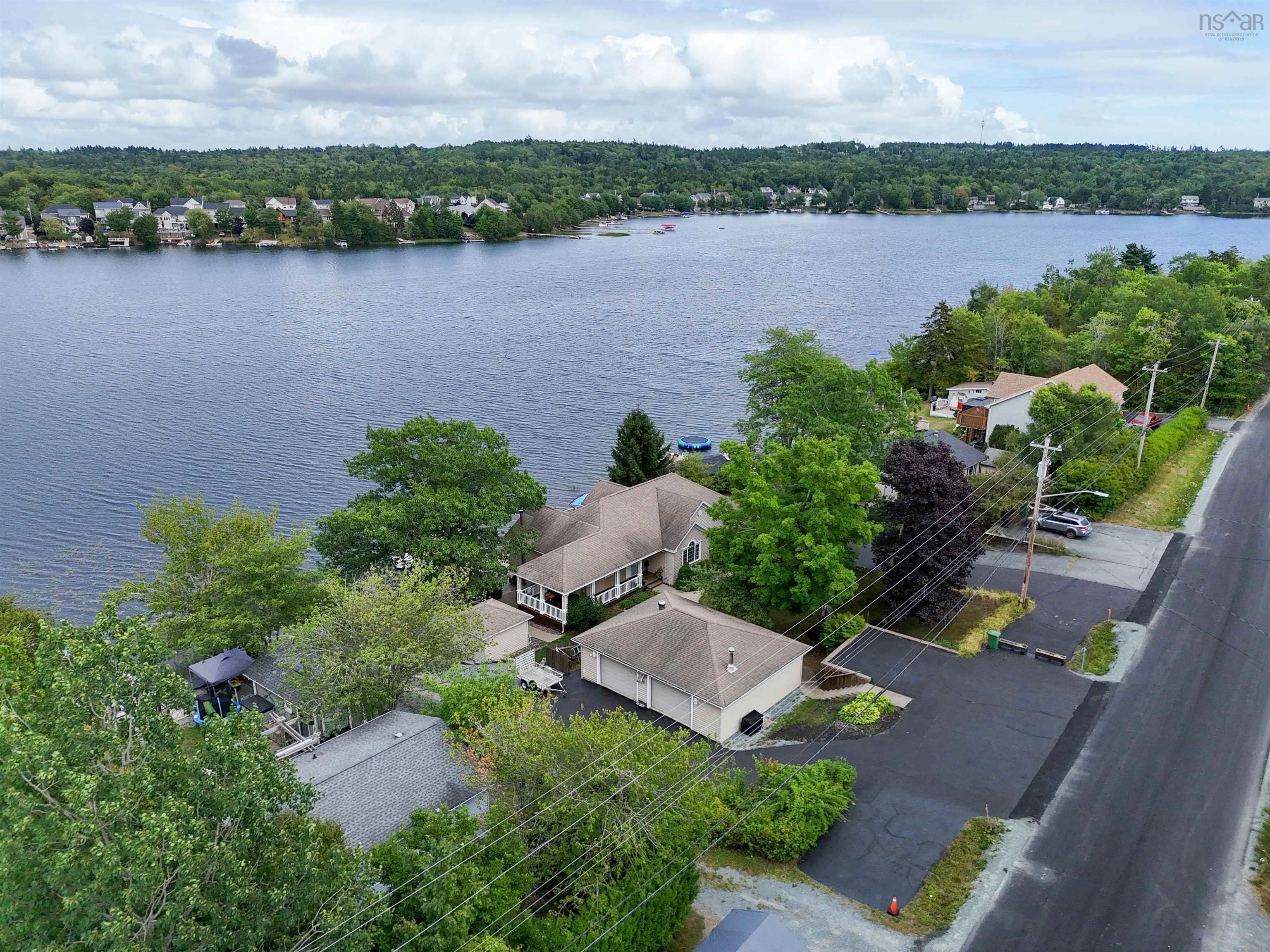 $949,500.00: 385 Lakeview Avenue, Middle Sackville
