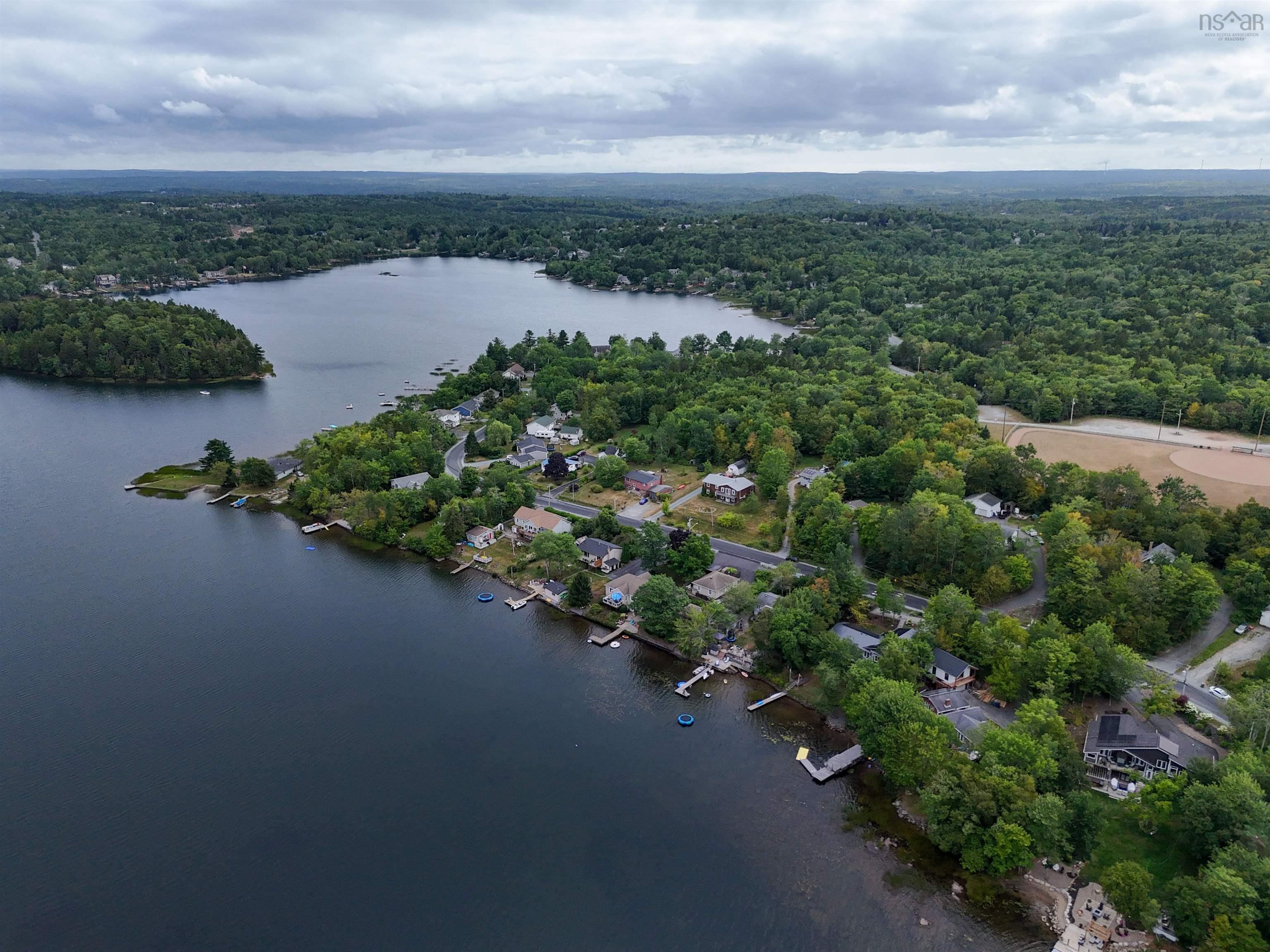 $949,500.00: 385 Lakeview Avenue, Middle Sackville