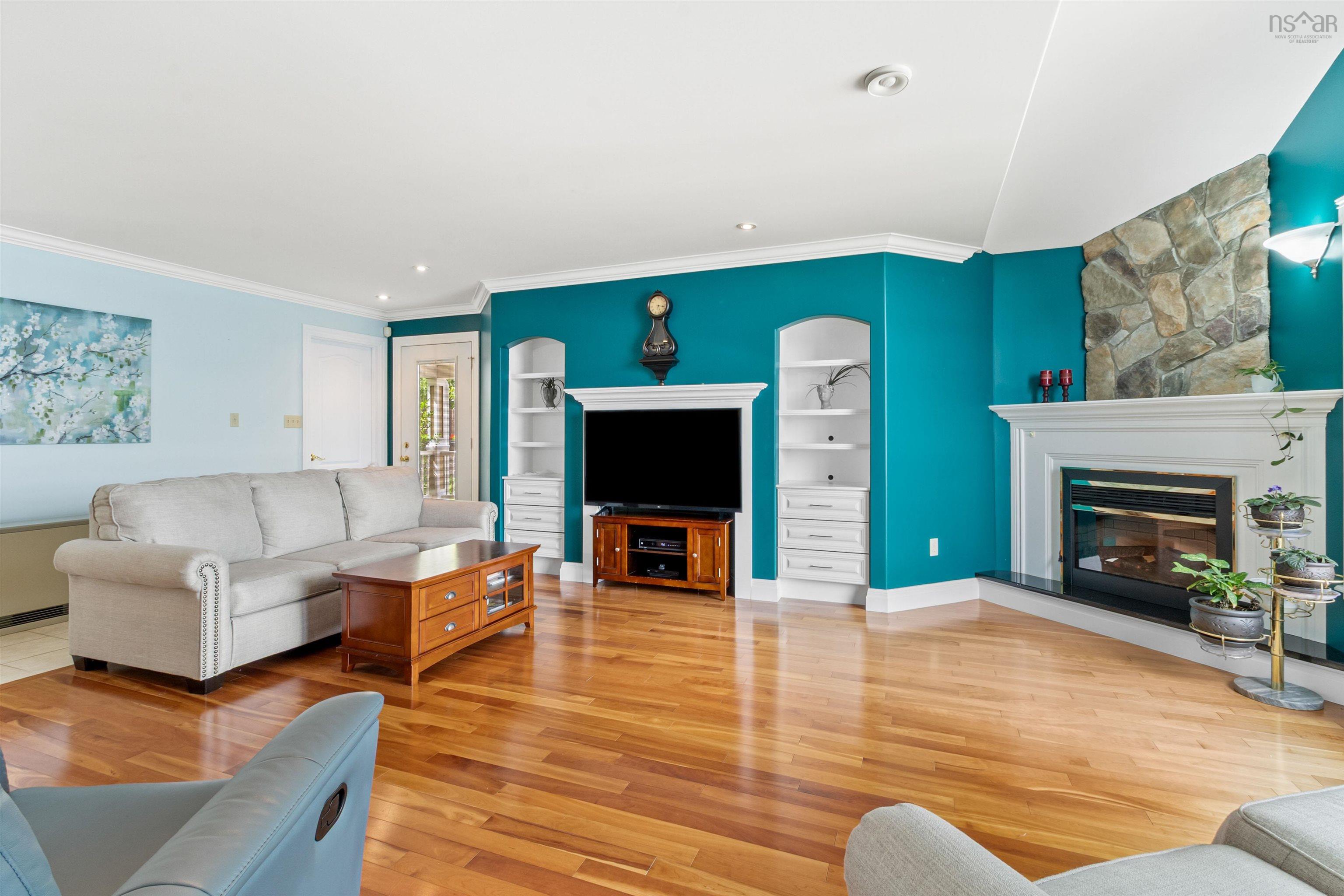 $949,500.00: 385 Lakeview Avenue, Middle Sackville