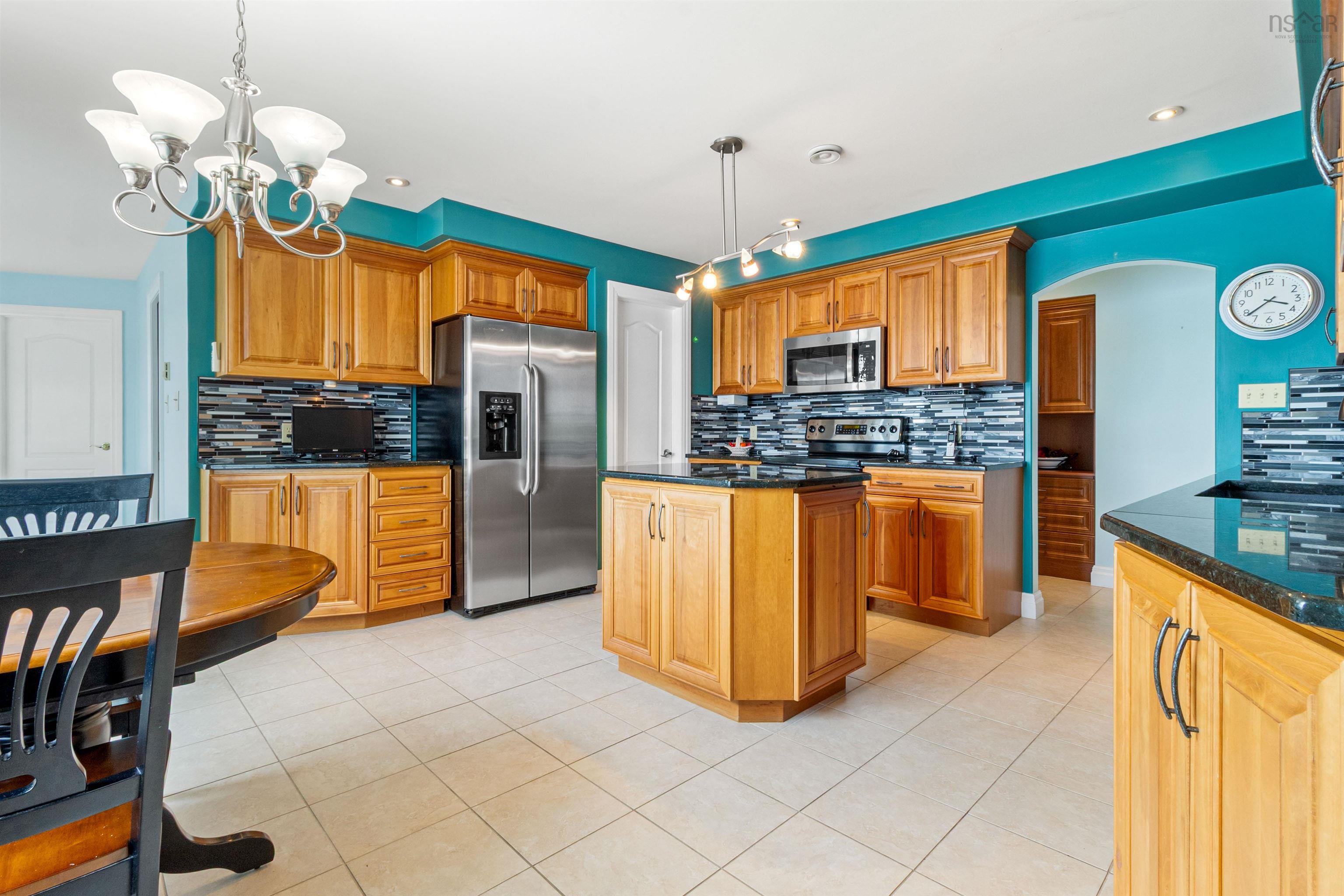 $949,500.00: 385 Lakeview Avenue, Middle Sackville