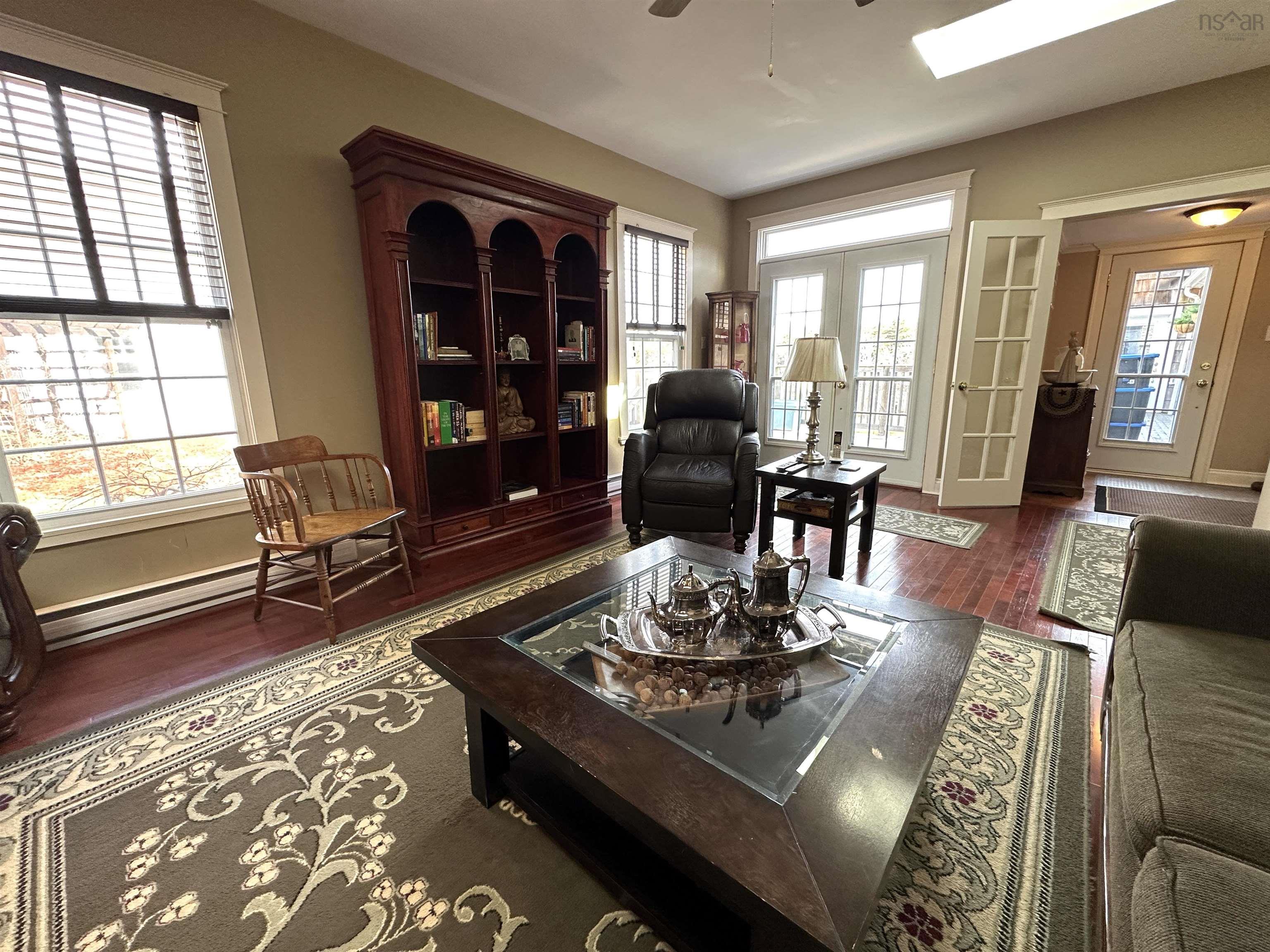 $374,900.00: 86 West Street, Milton