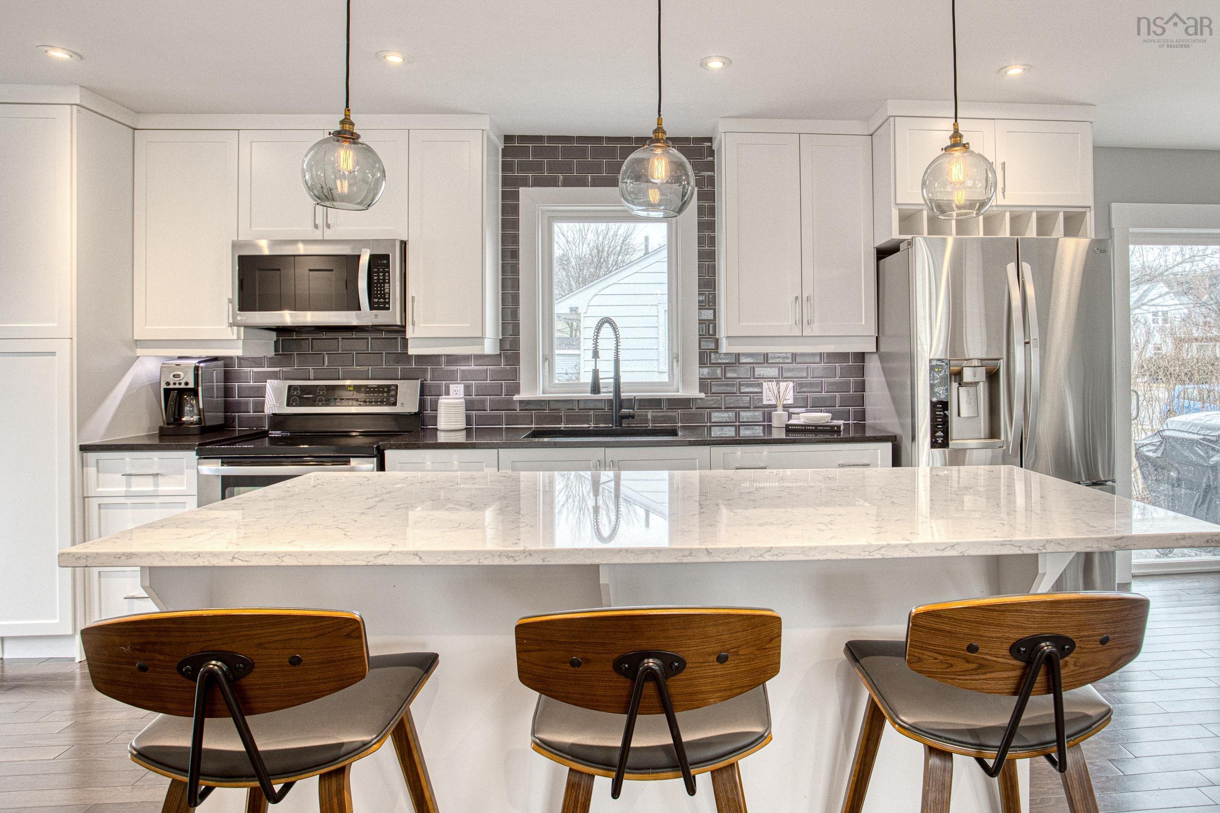 $869,000.00: 3198 Ashburn Avenue, Halifax