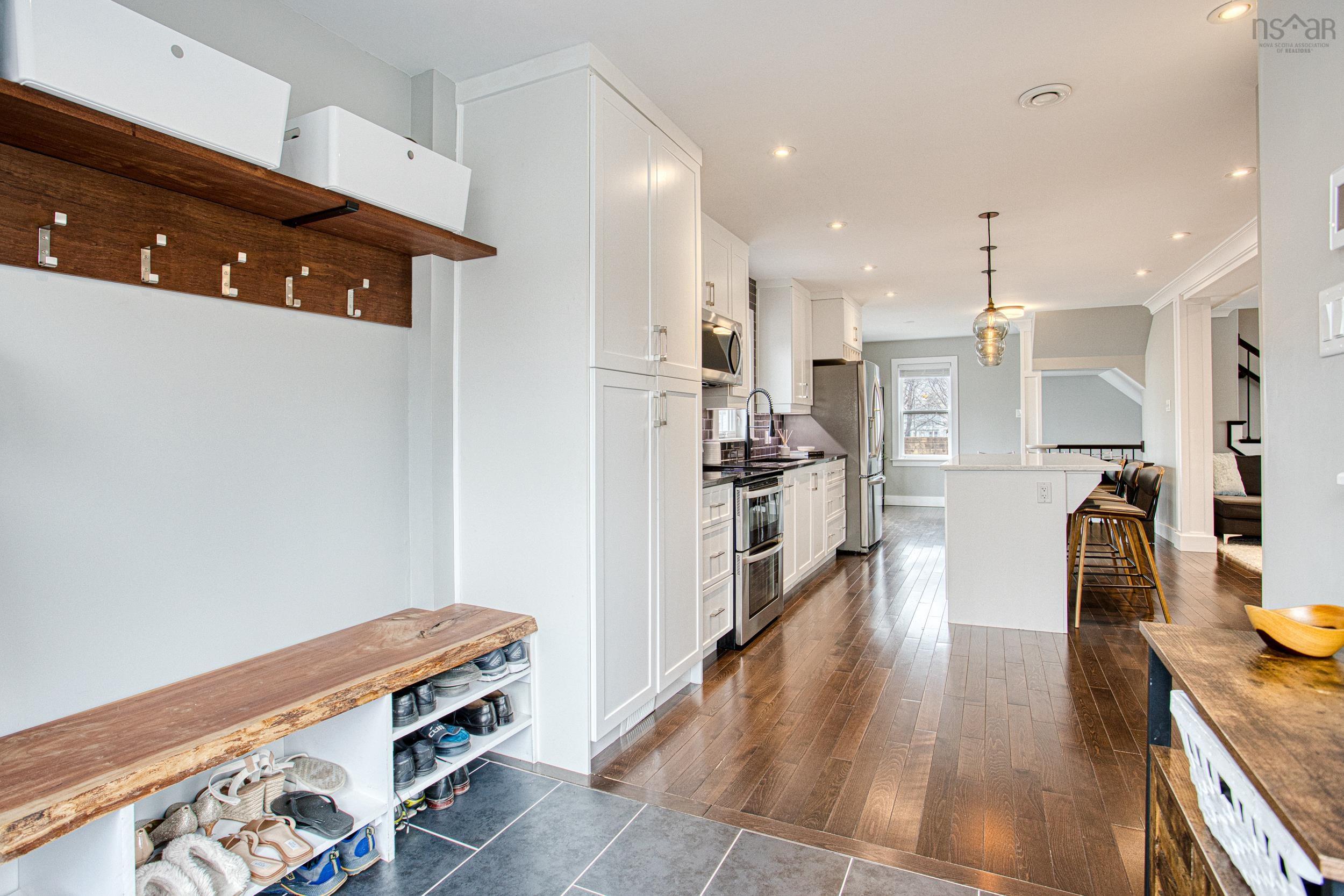 $869,000.00: 3198 Ashburn Avenue, Halifax