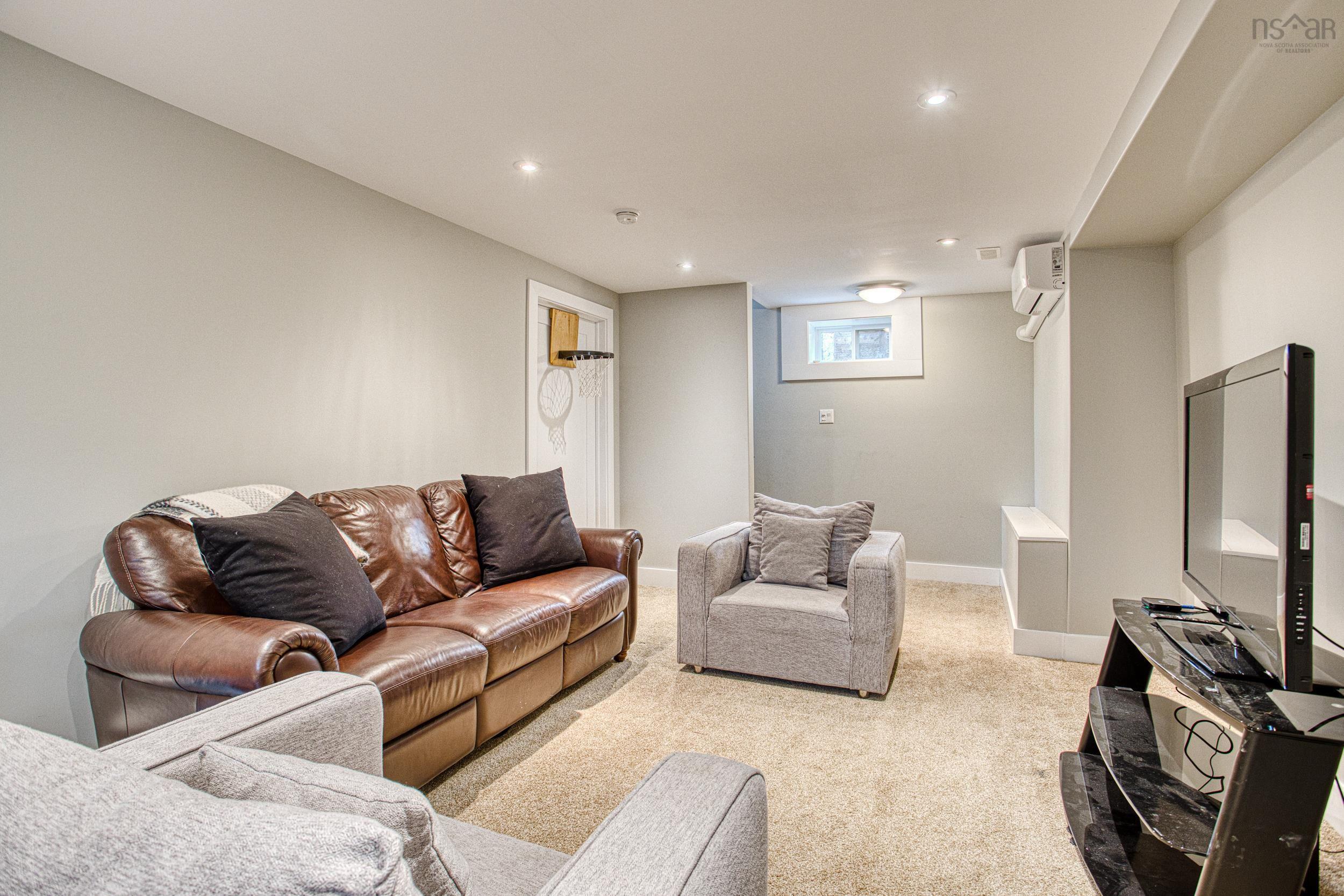 $869,000.00: 3198 Ashburn Avenue, Halifax