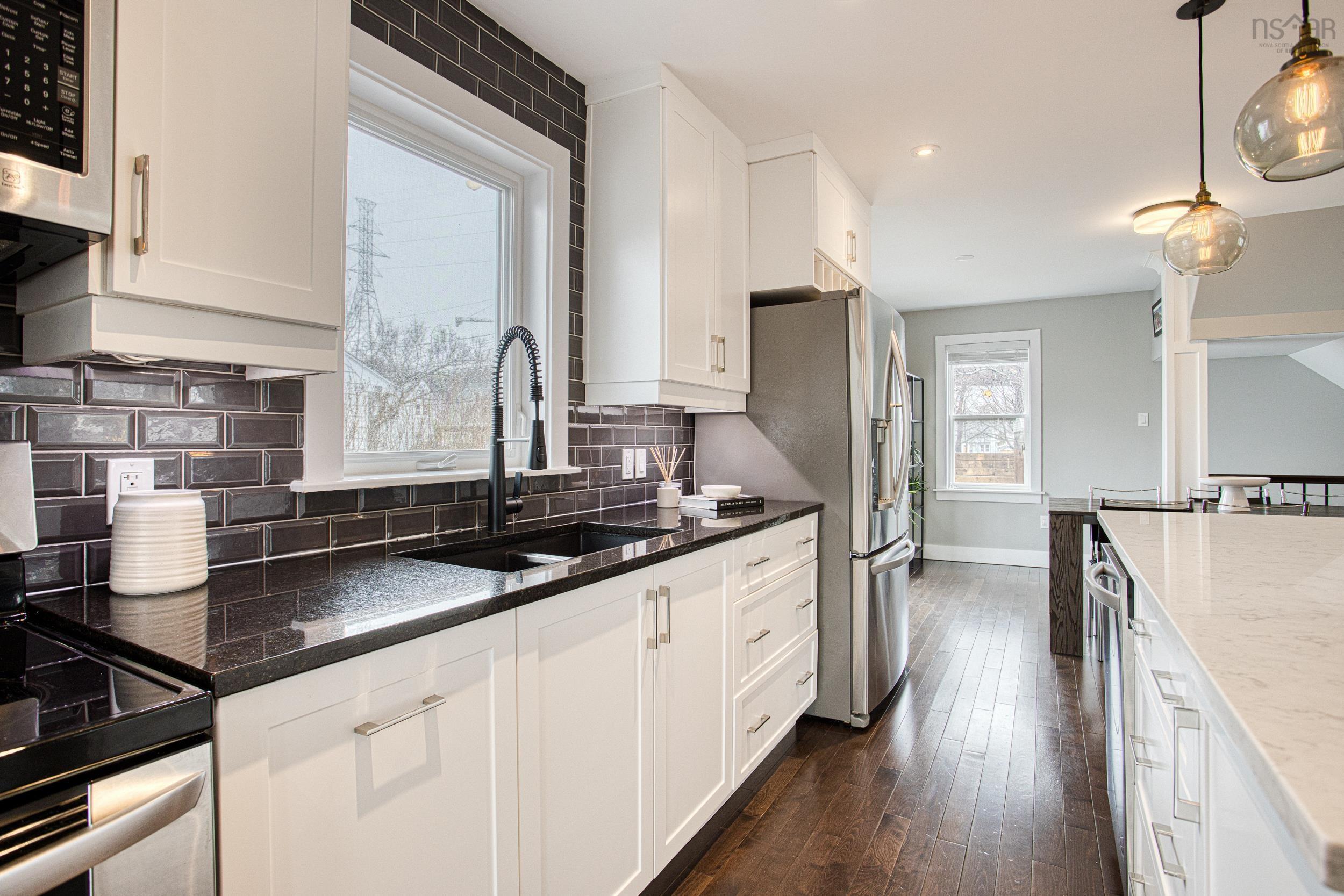 $869,000.00: 3198 Ashburn Avenue, Halifax