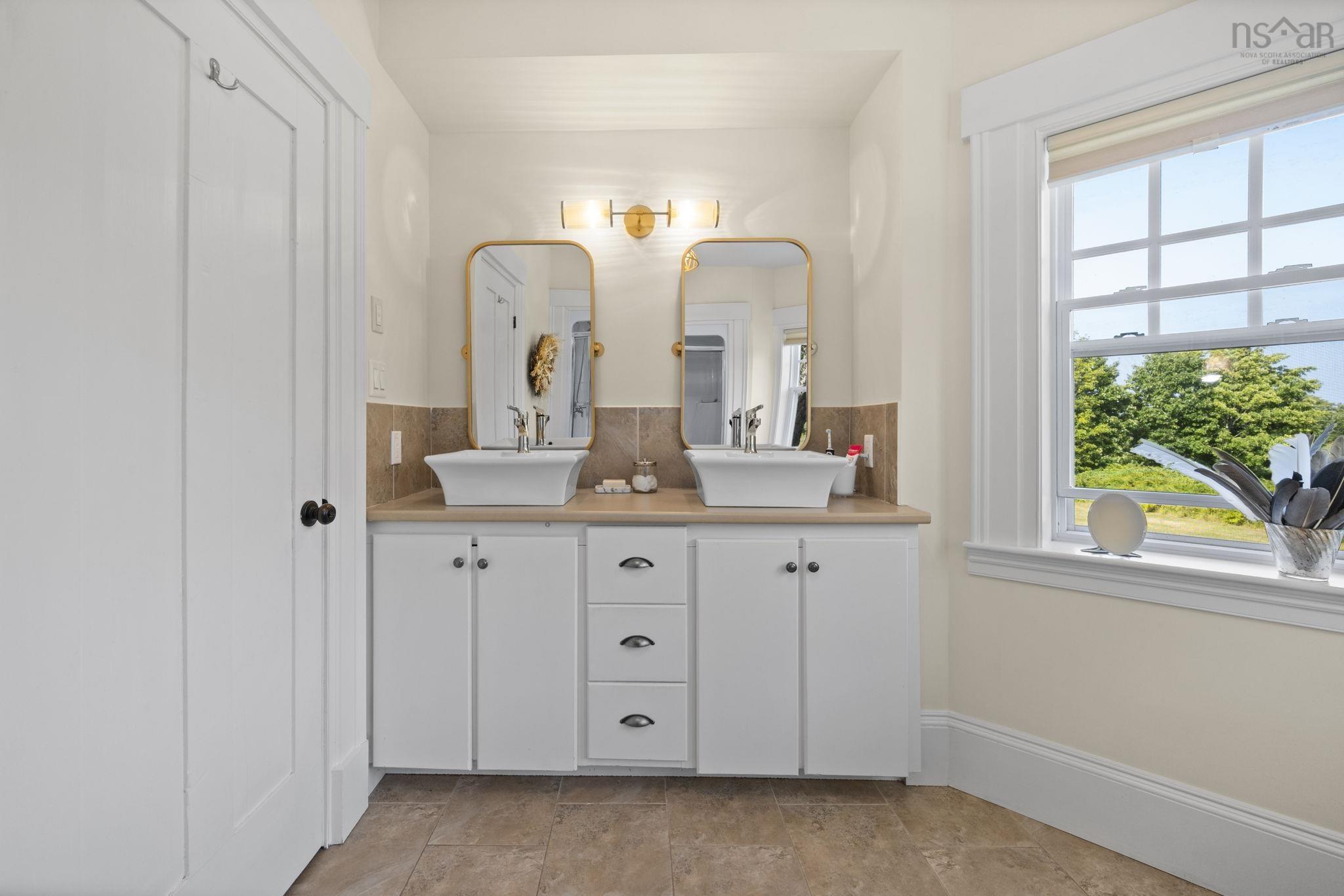 $679,999.00: 190 Main Street, Berwick