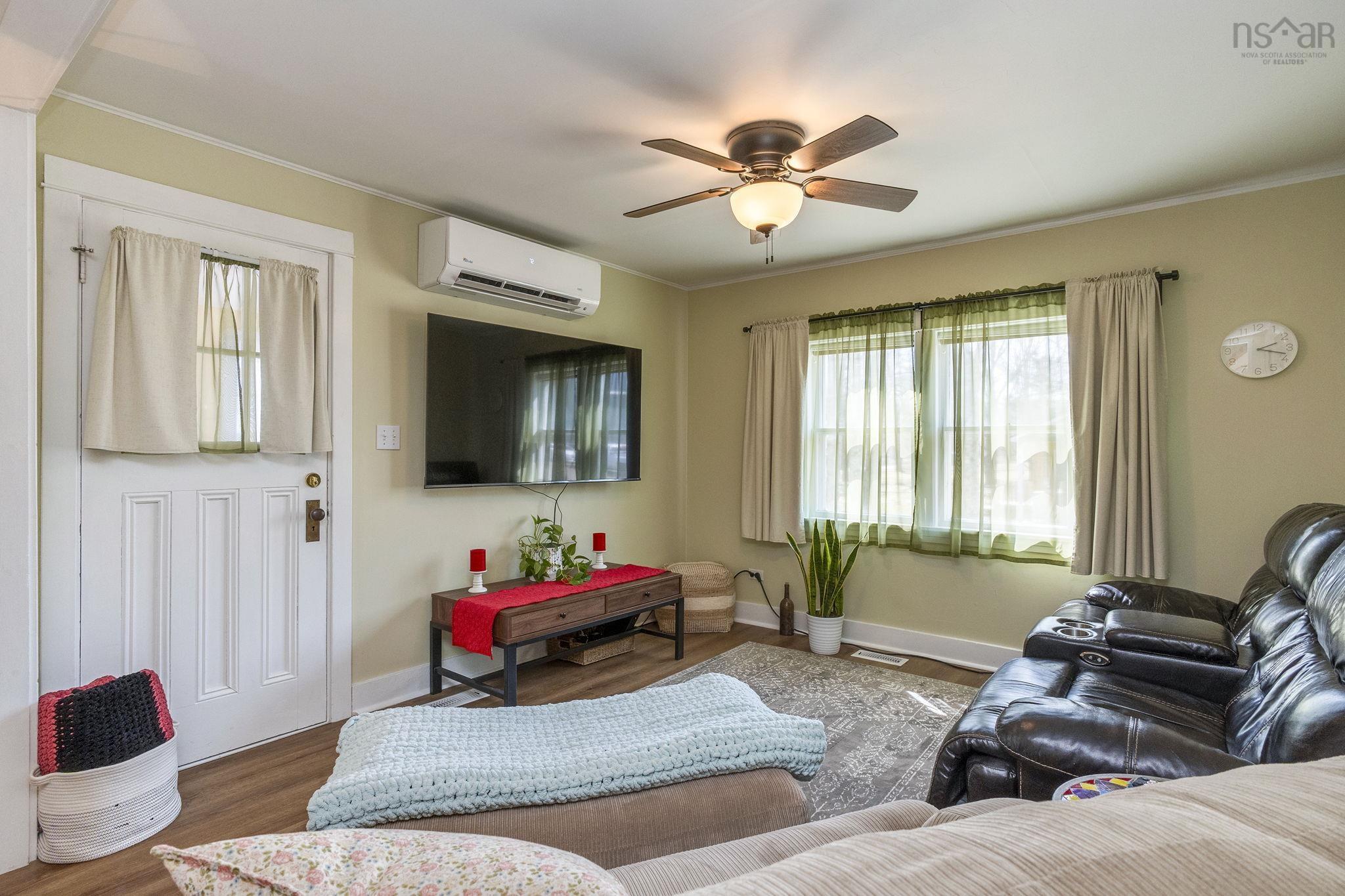 $345,000.00: 35 Pleasant Street, Melvern Square