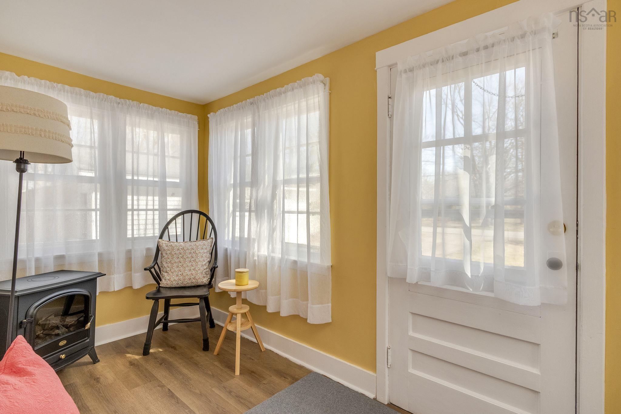 $345,000.00: 35 Pleasant Street, Melvern Square