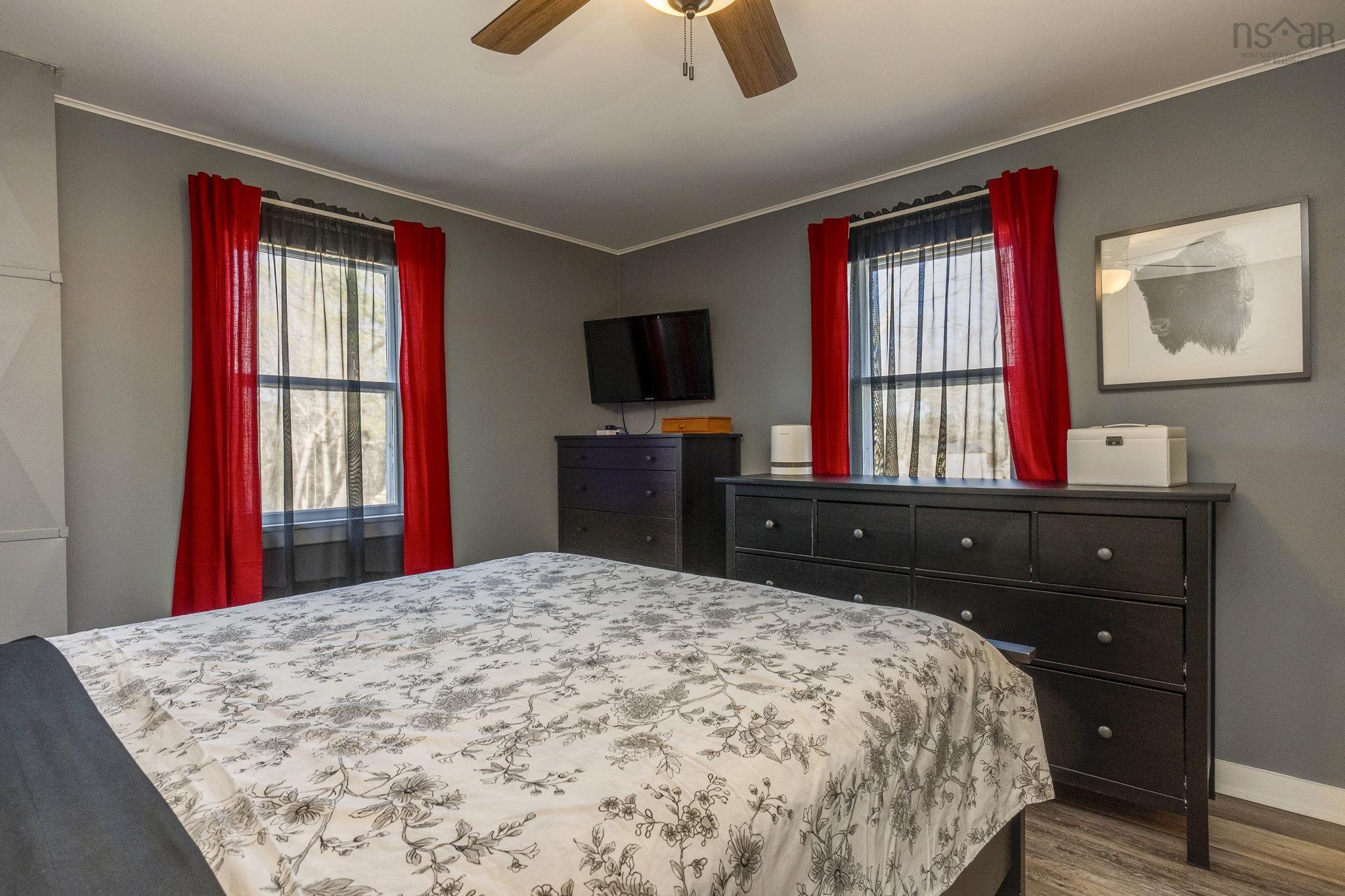 $345,000.00: 35 Pleasant Street, Melvern Square