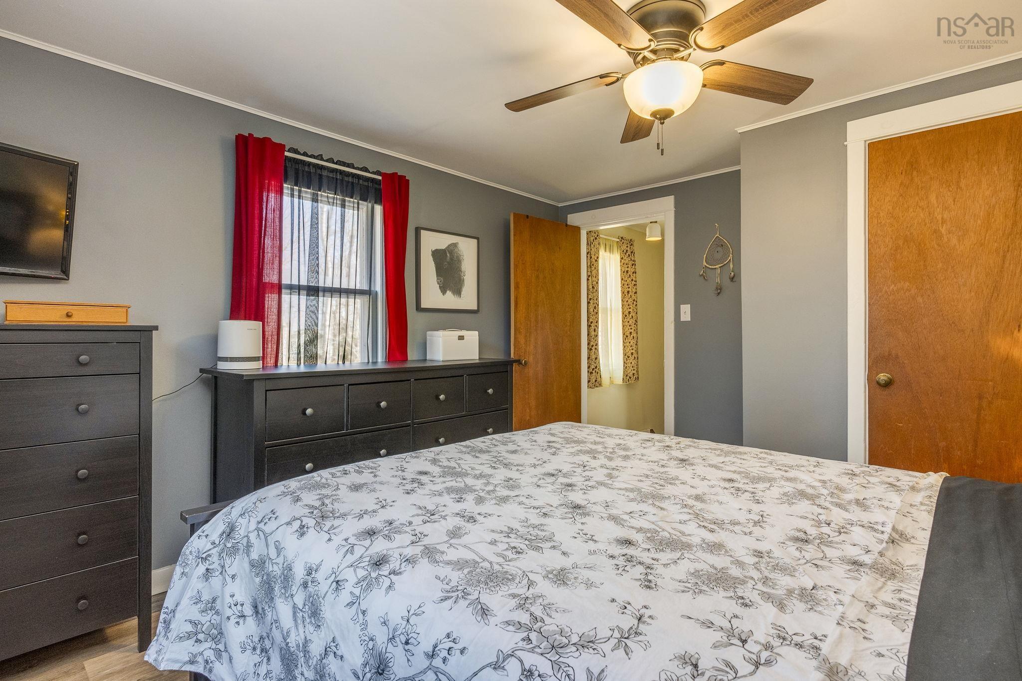 $345,000.00: 35 Pleasant Street, Melvern Square