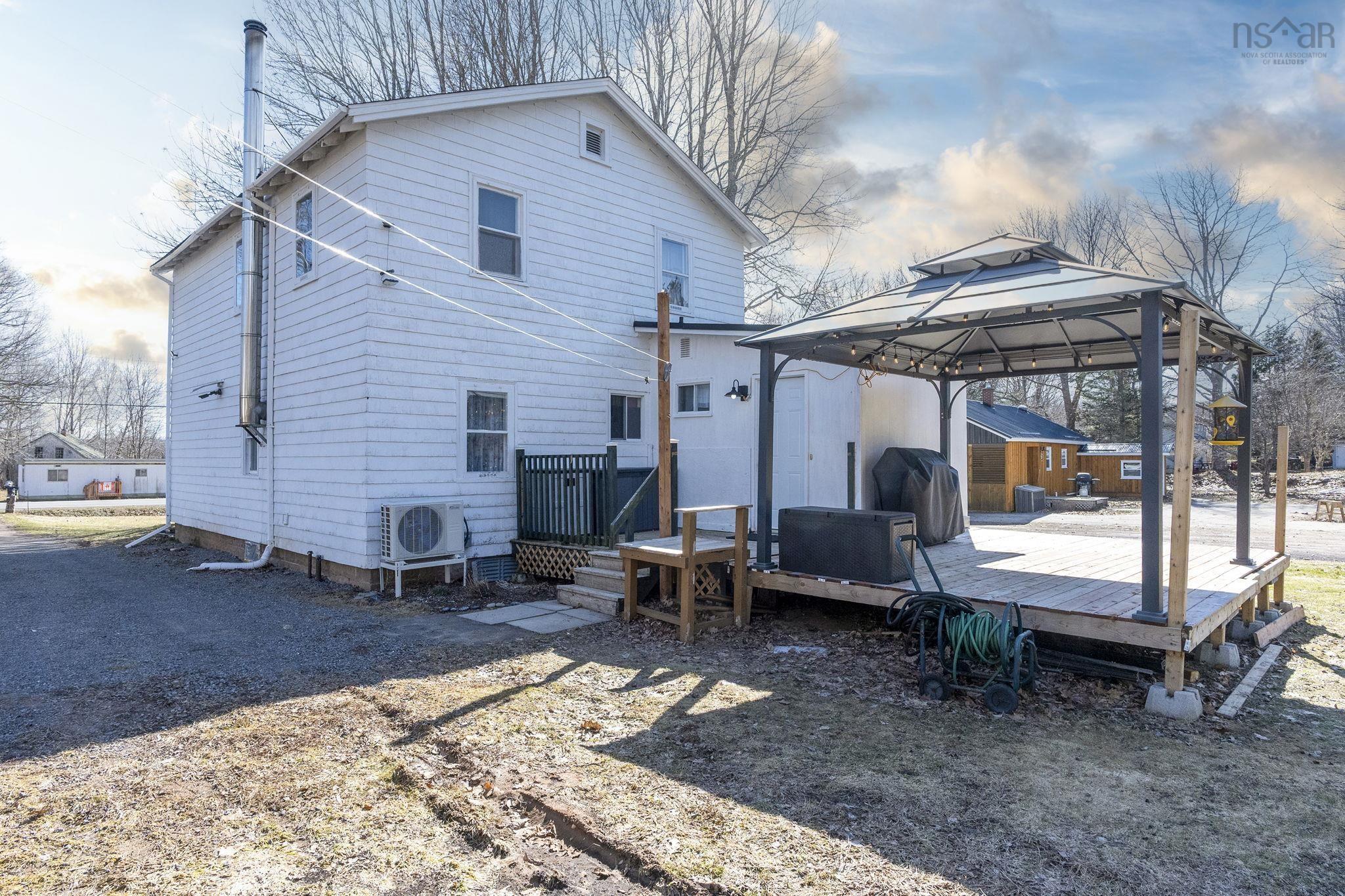 $345,000.00: 35 Pleasant Street, Melvern Square