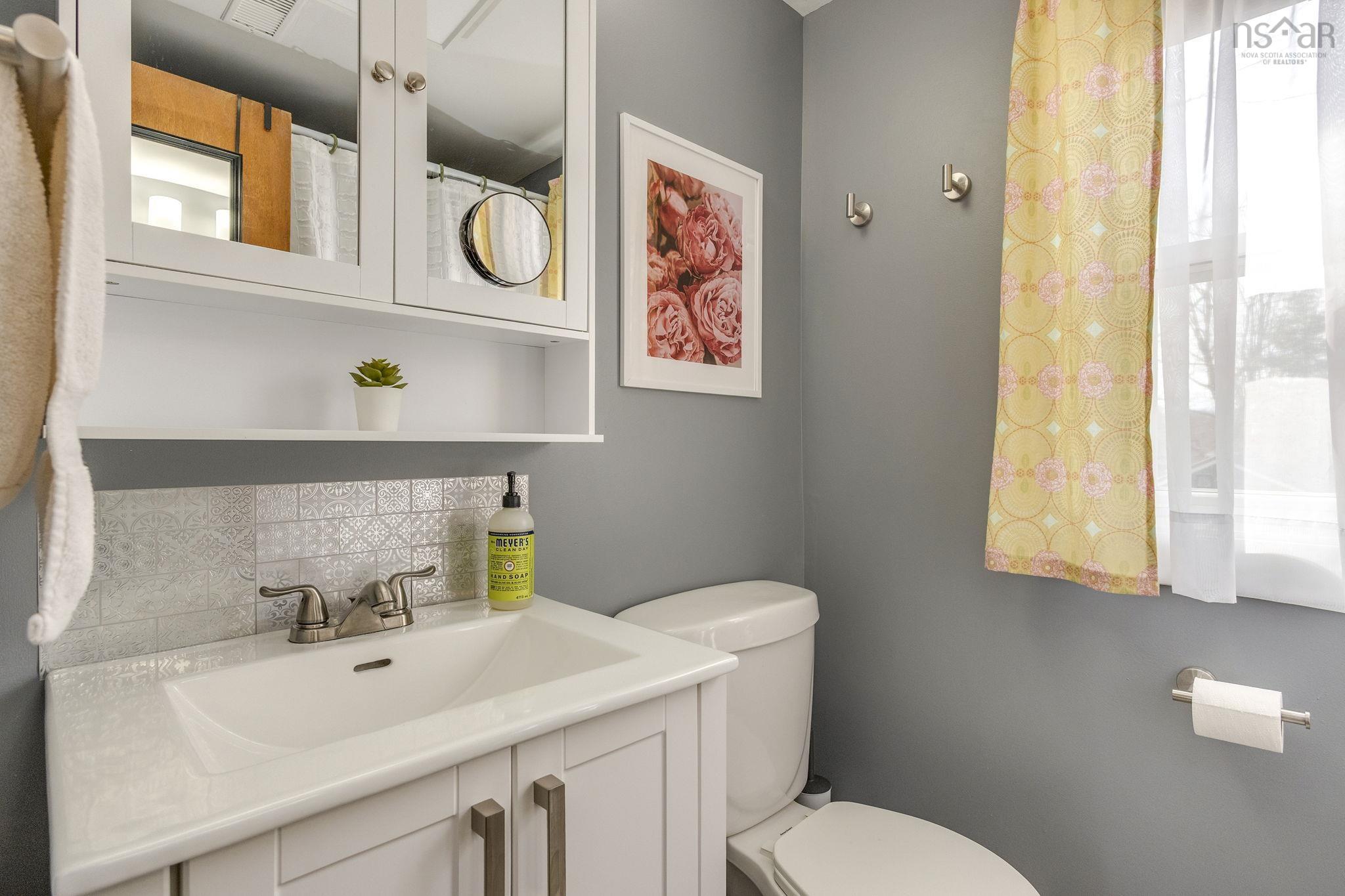 $345,000.00: 35 Pleasant Street, Melvern Square