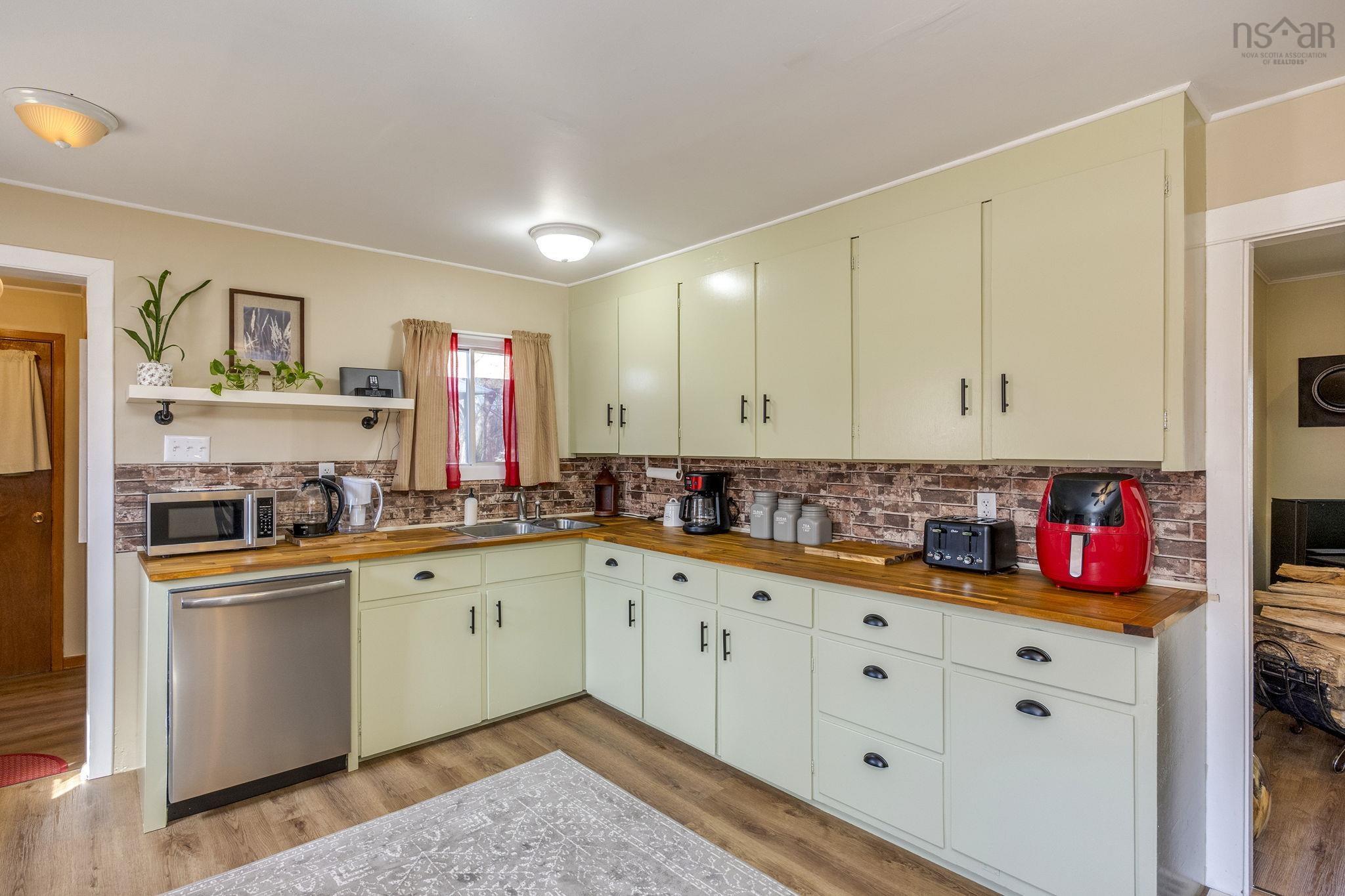 $345,000.00: 35 Pleasant Street, Melvern Square