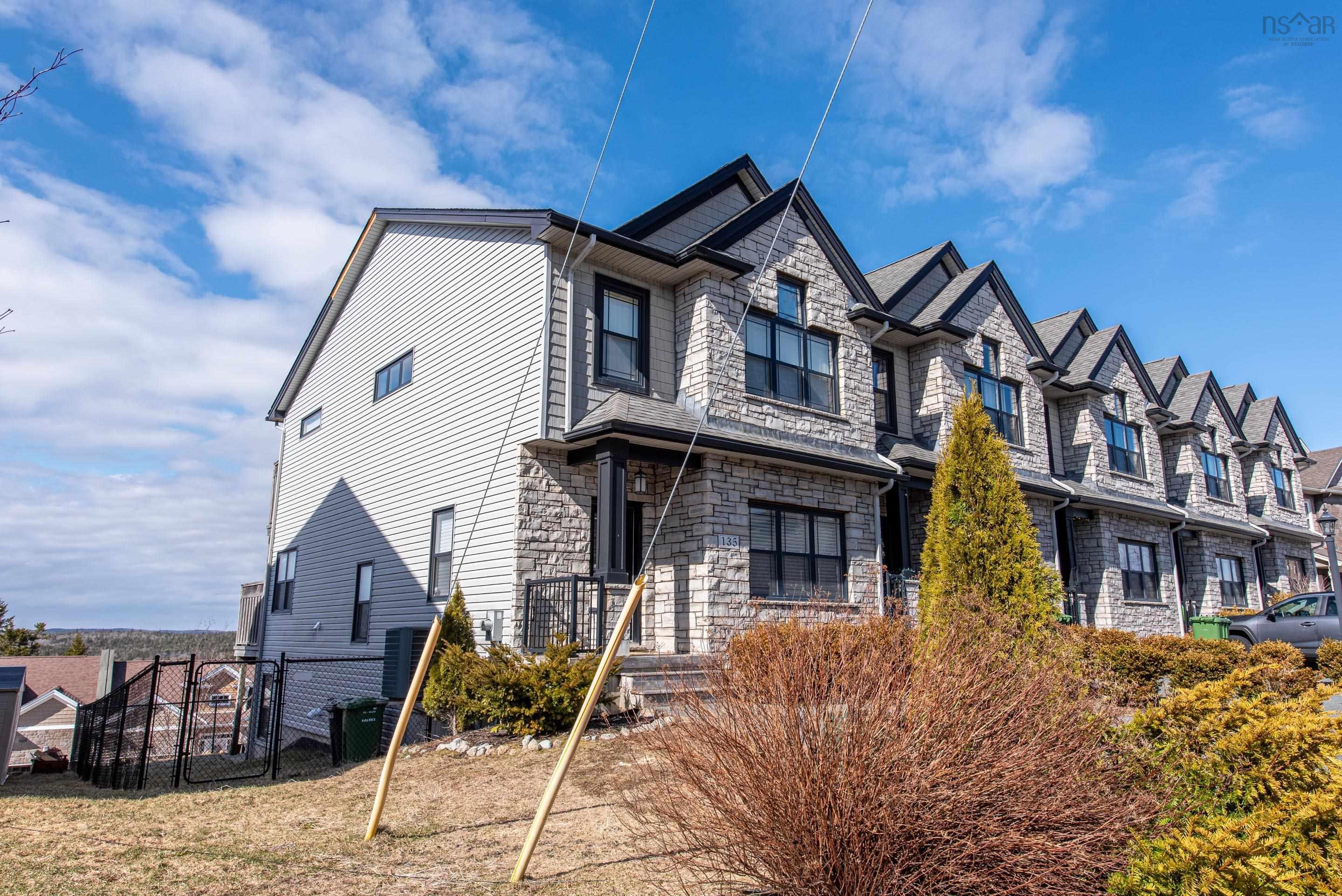 $634,900.00: 135 Maple Grove Avenue, Timberlea