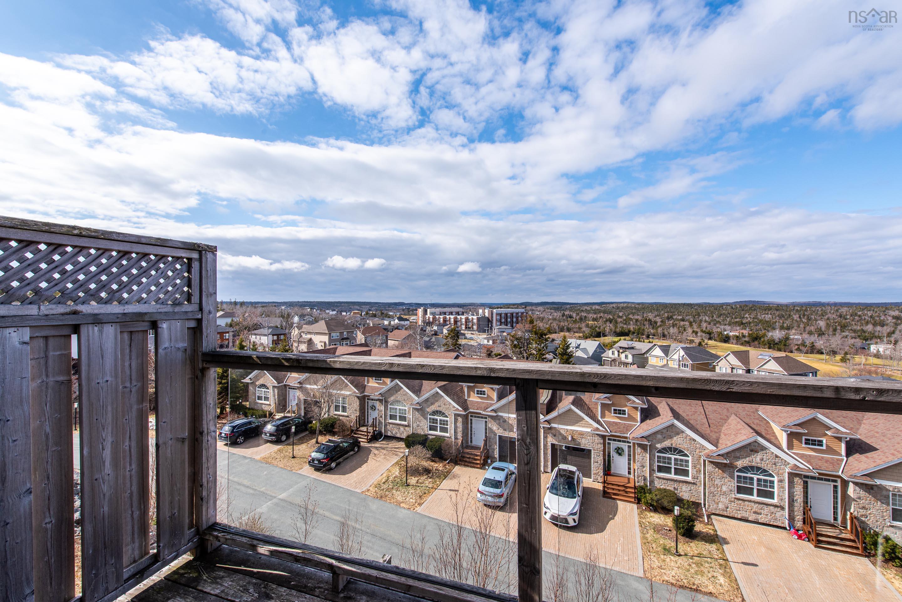 $634,900.00: 135 Maple Grove Avenue, Timberlea