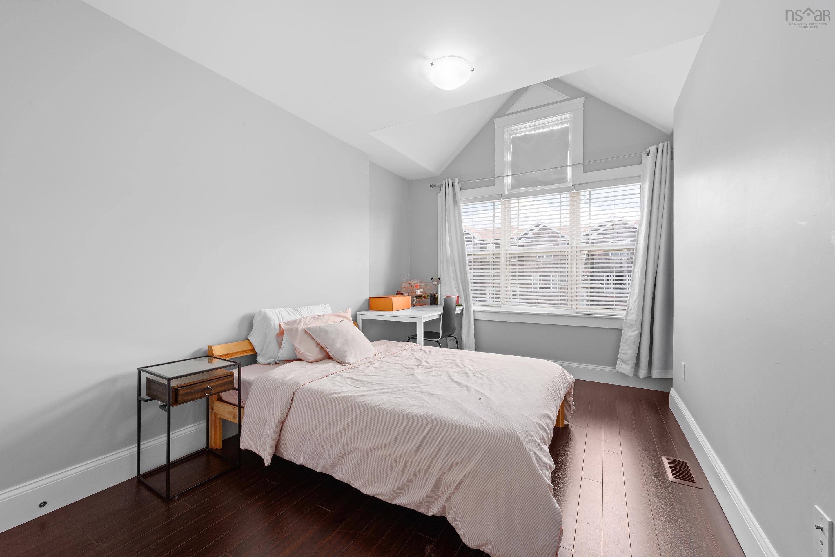 $634,900.00: 135 Maple Grove Avenue, Timberlea