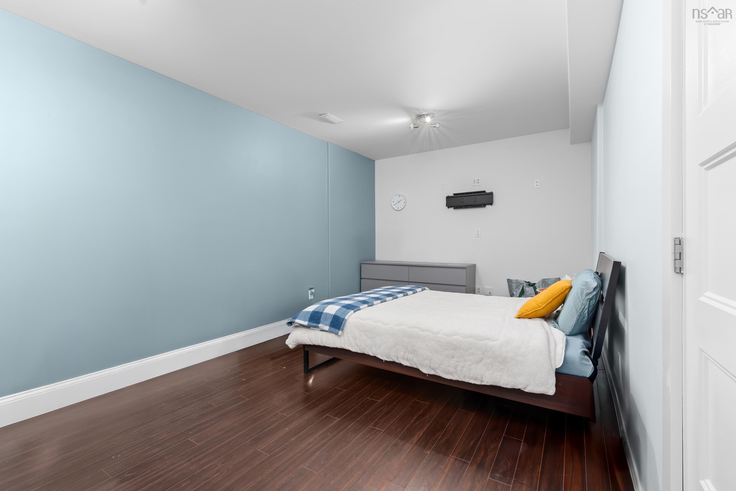 $634,900.00: 135 Maple Grove Avenue, Timberlea